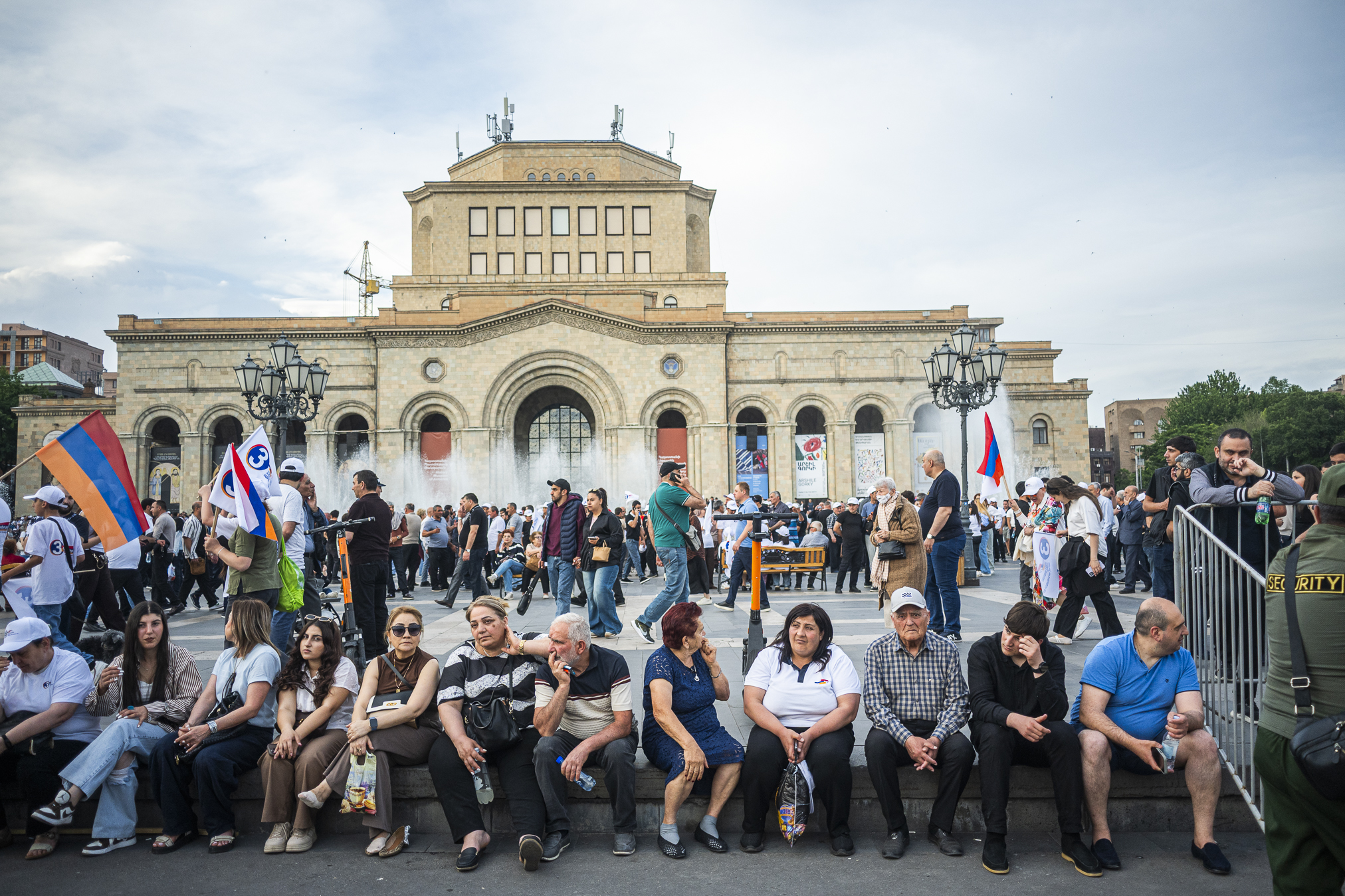Supporters of the Strong Armenia party in Republic Square, Yerevan. Polls predict the party will take 6–11 percent of the vote. © Denis Vėjas