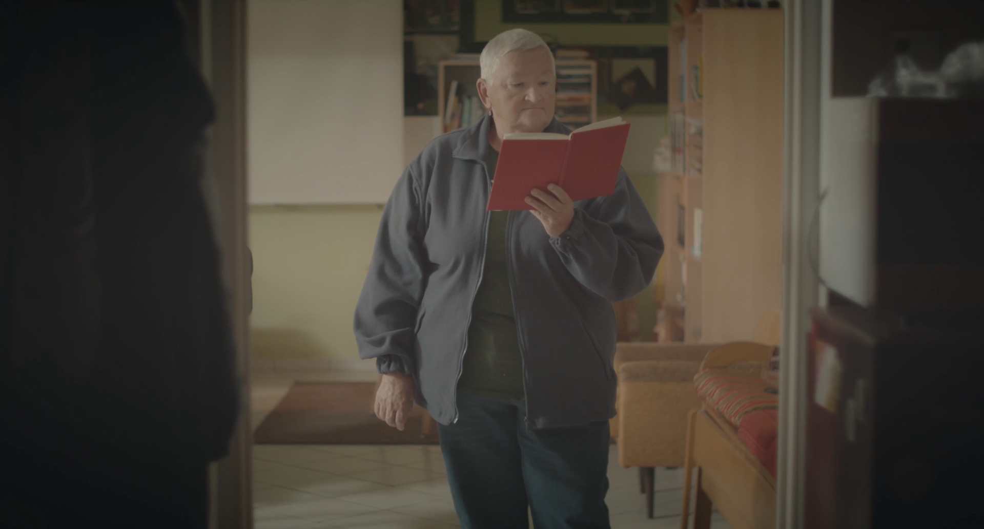 Polish Esperantist Nina Pietuchowska reads “Ho, mia kor’”, or “Oh, My Heart”, a short poem by L. L. Zamenhof, considered to be the first literary text ever published in Esperanto. ©Kinoatelje