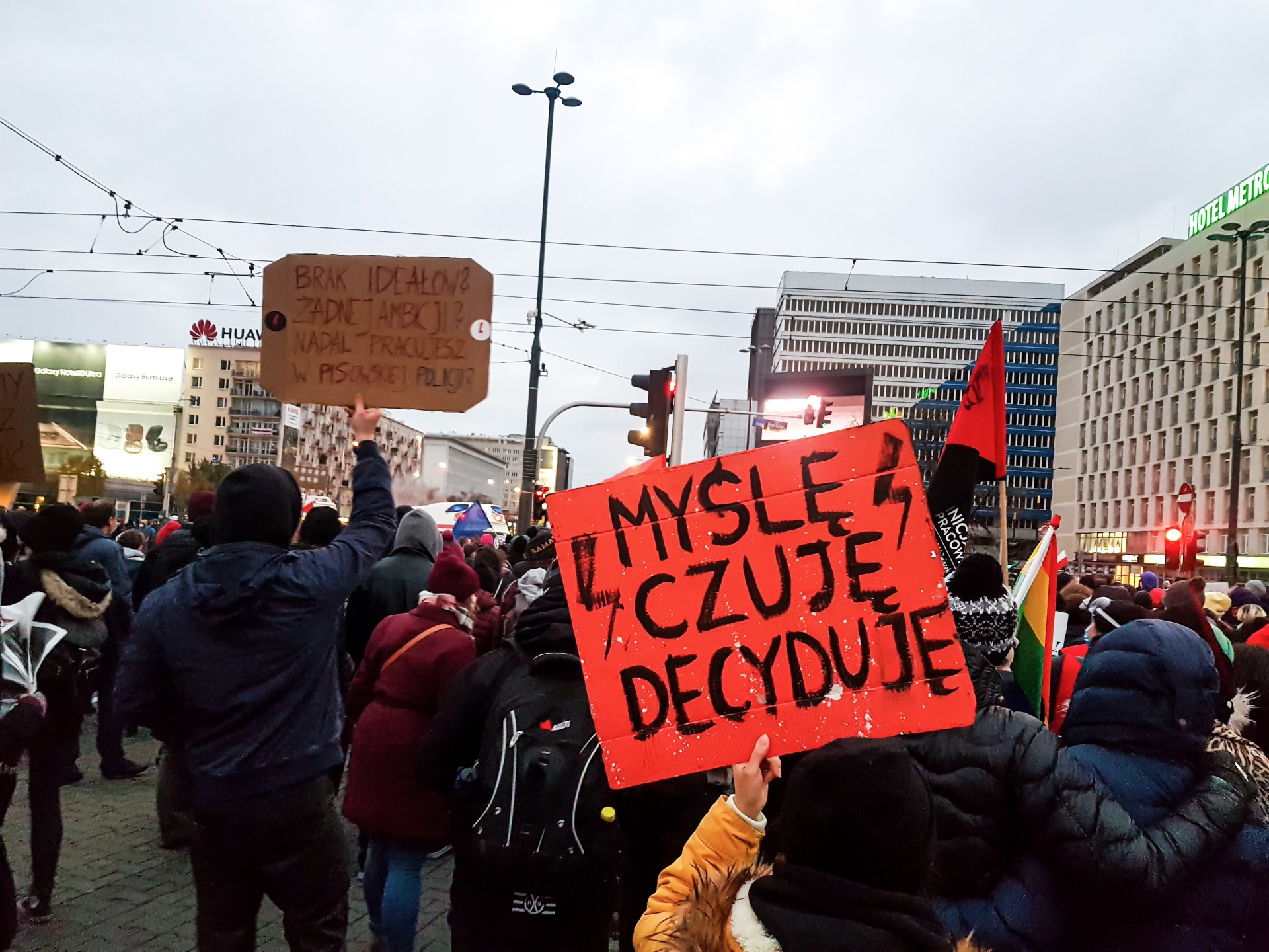 “I think, I feel, I decide”. A protest in Warsaw on the 28th of October, 2020. ©Elżbieta Korolczuk
