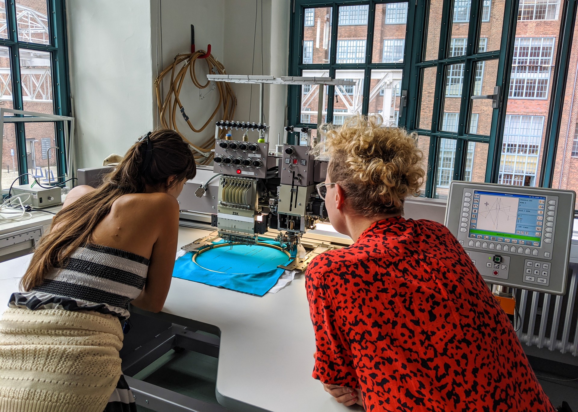Ph Biosensor development at the textile lab in Fraunhofer IZM ©Christian Dils