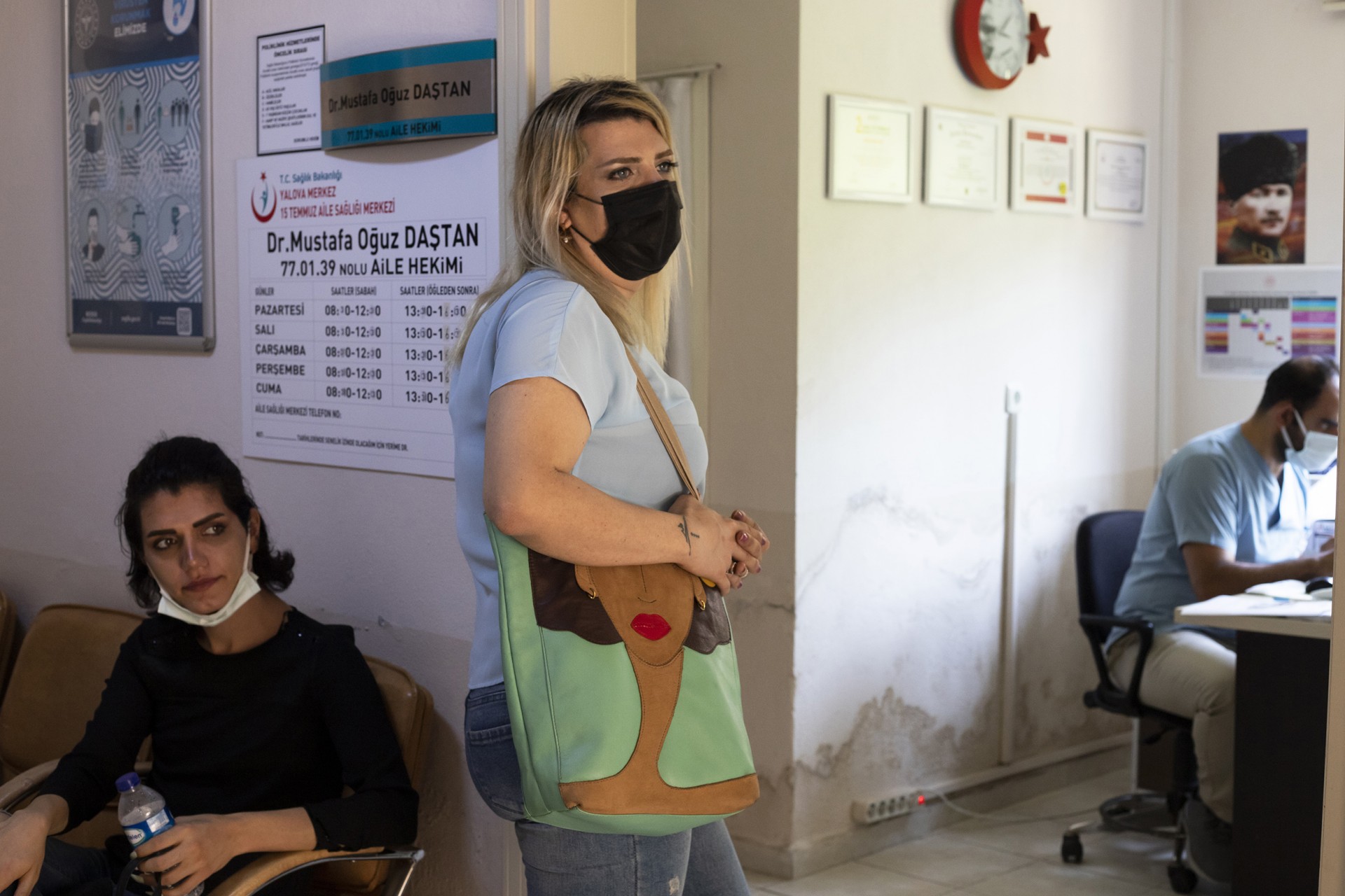 Maki and Baran are waiting to see the doctor in the clinic.