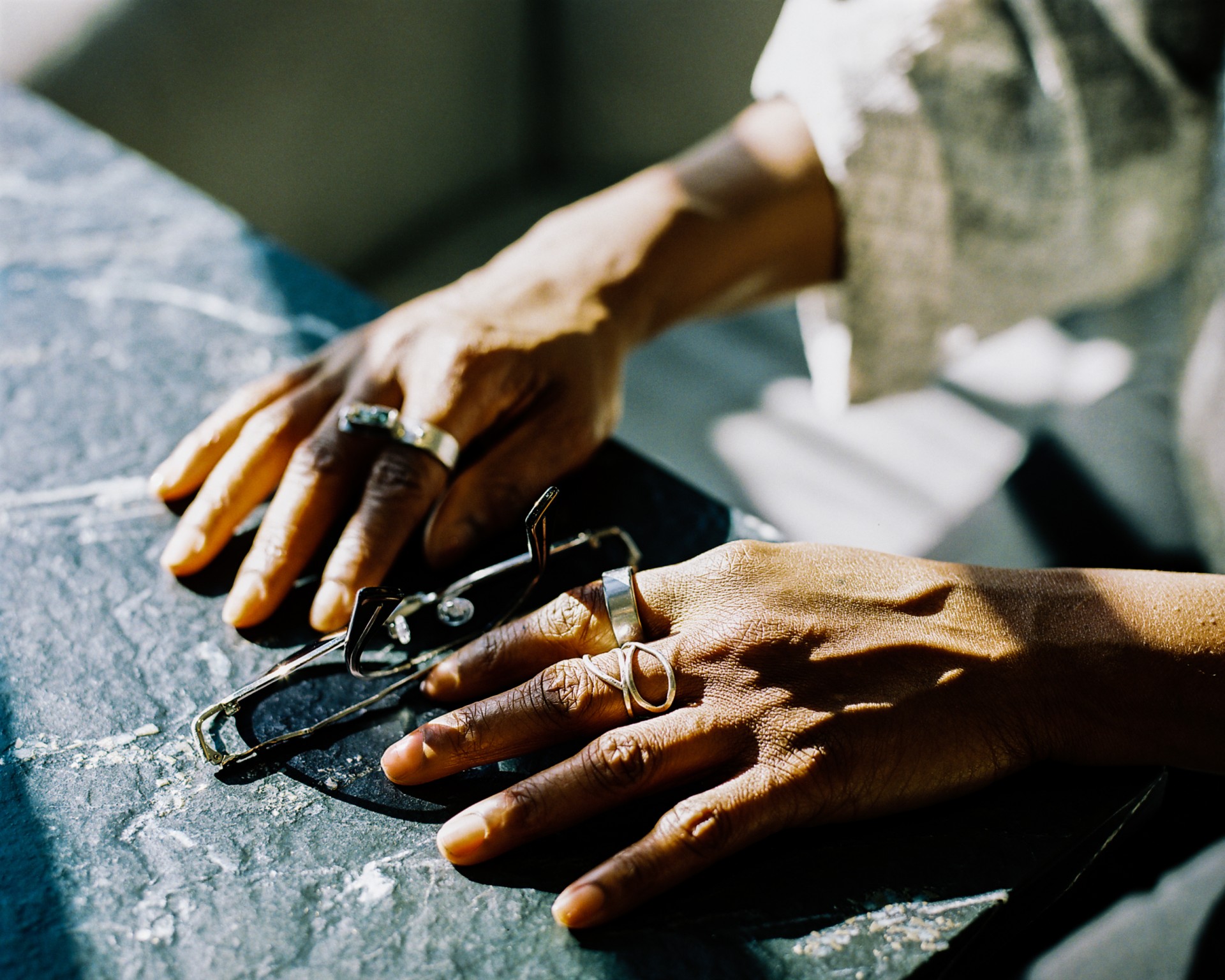 Zoë’s art is a social commentary on race and identity and is heavily inspired by her roots and family. ©Berta Tilmantaitė