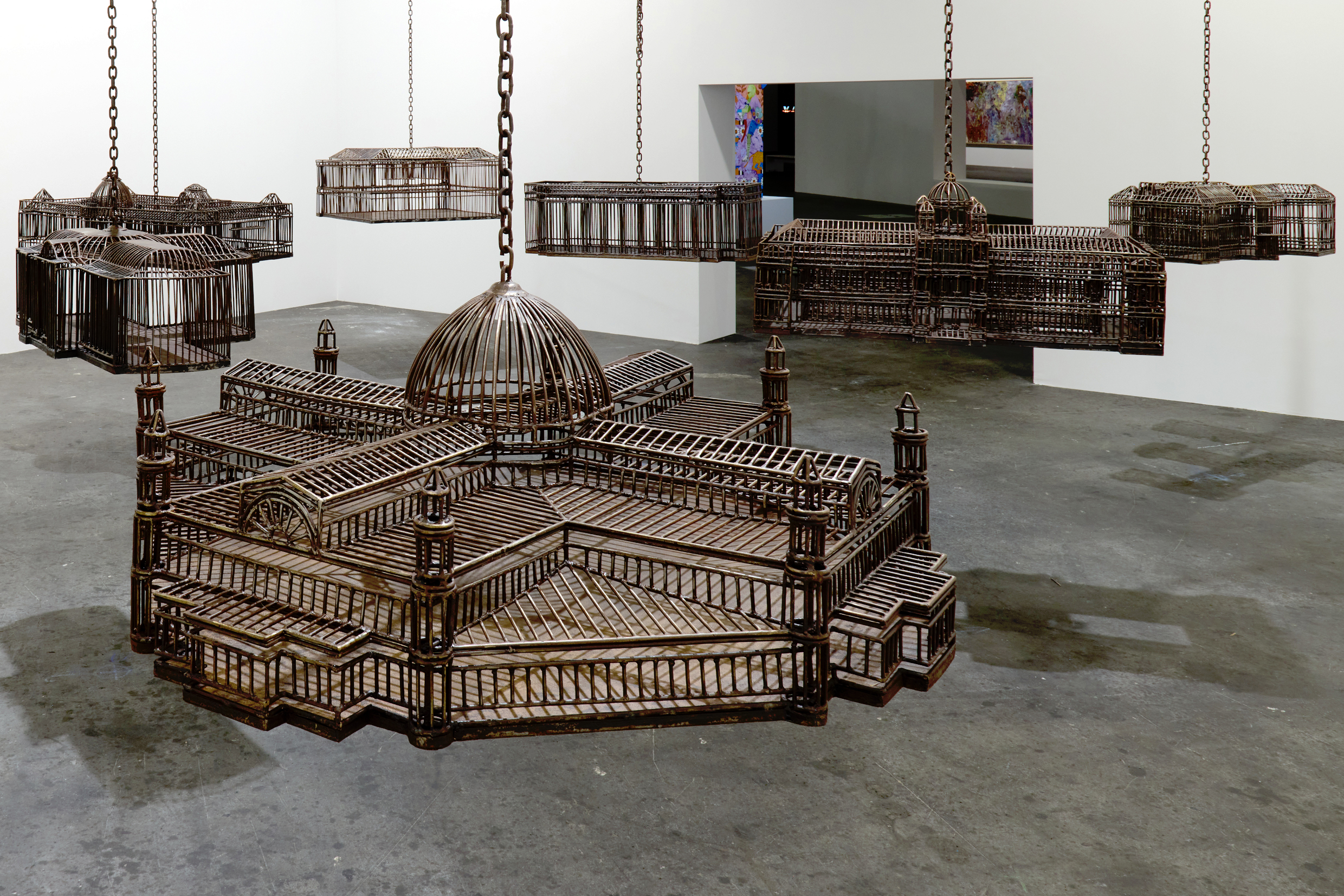 Roméo Mivekannin „Atlas“. Pristato „Galerie Barbara Thumm“, bendradarbiaujant su „Galerie Cécile Fakhoury“. ©„Art Basel“