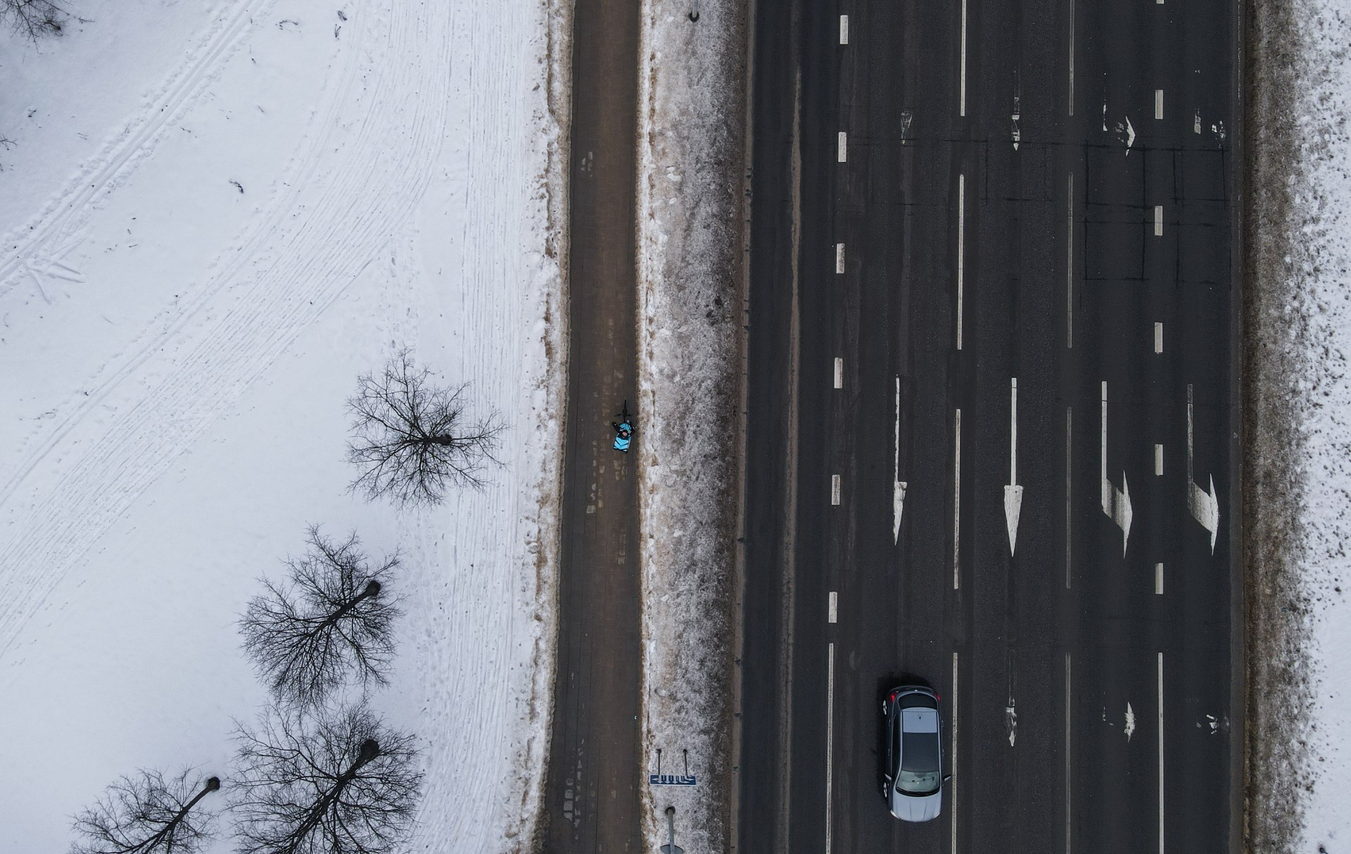 Priėmęs maisto užsakymą, Dovydas leidžiasi Ozo gatve Žirmūnų mikrorajono link.