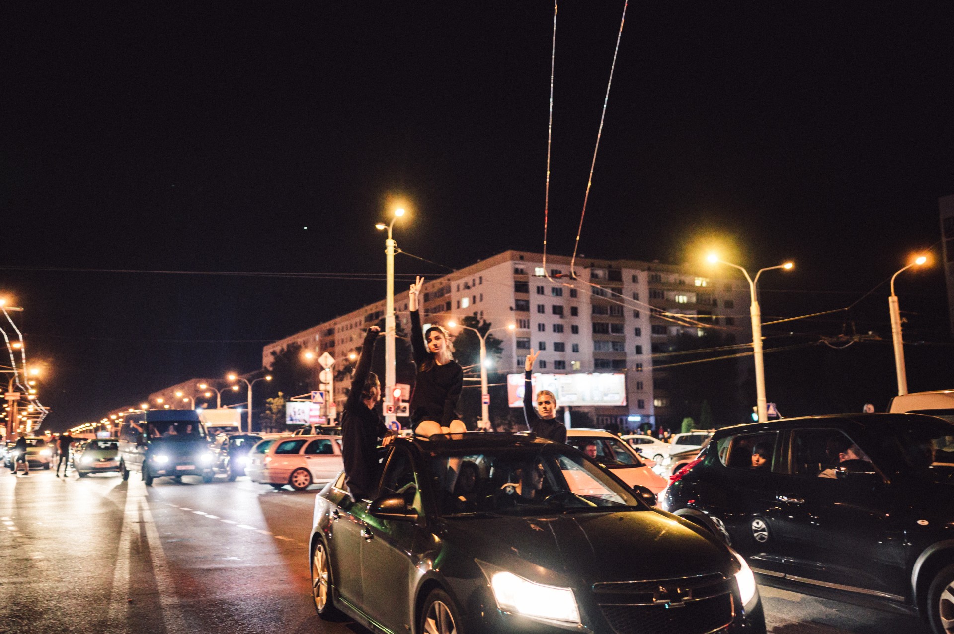 Automobilių kolonos blokuoja gatves. ©Denis Vėjas