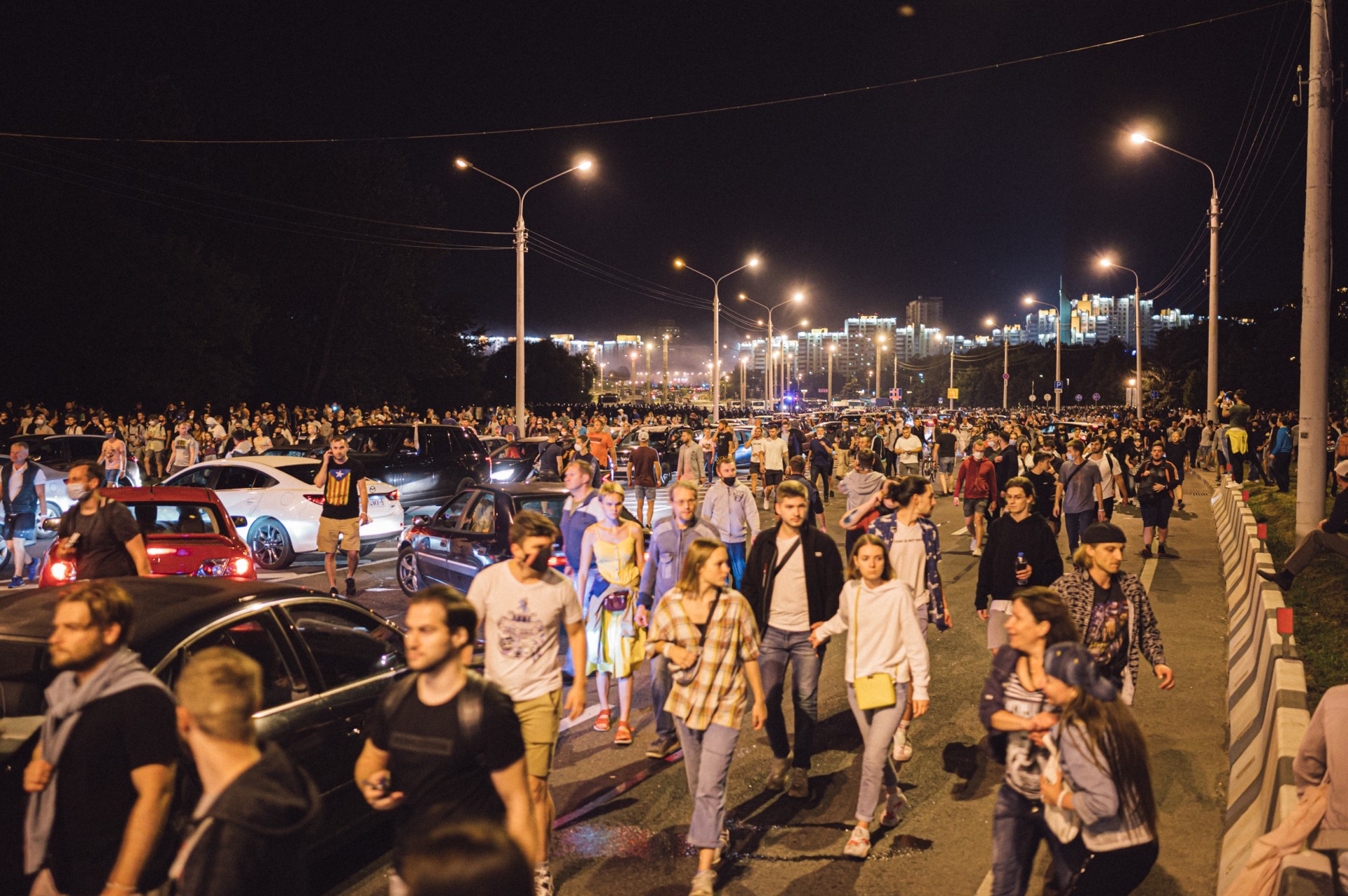 Vos paskelbus rinkimų rezultatus, žmonės išėjo į Minsko gatves. ©Denis Vėjas