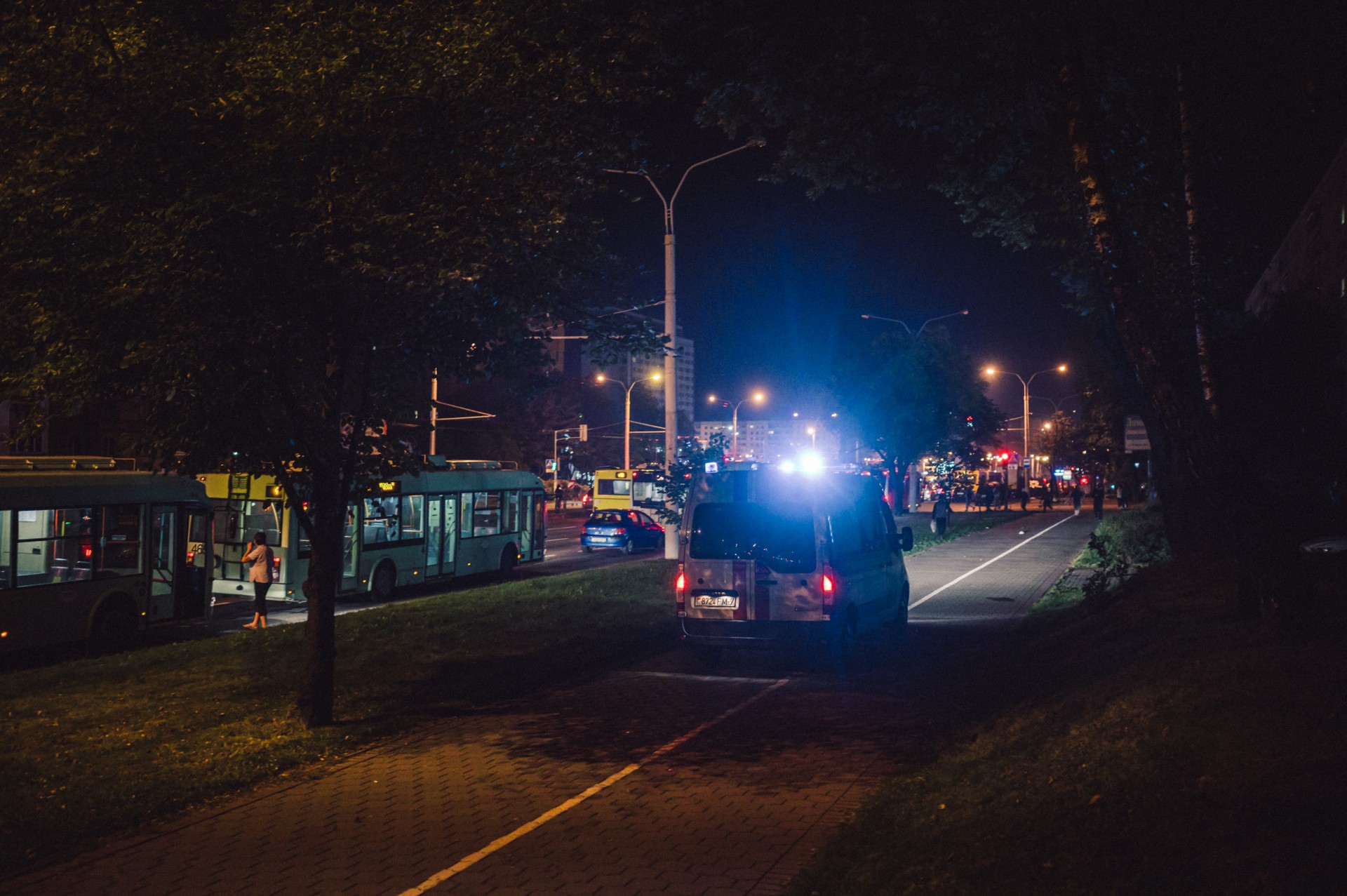 OMONAS slėpėsi greitosios pagalbos automobiliuose, kad nepastebimai priartėtų prie protestuotojų. ©Denis Vėjas