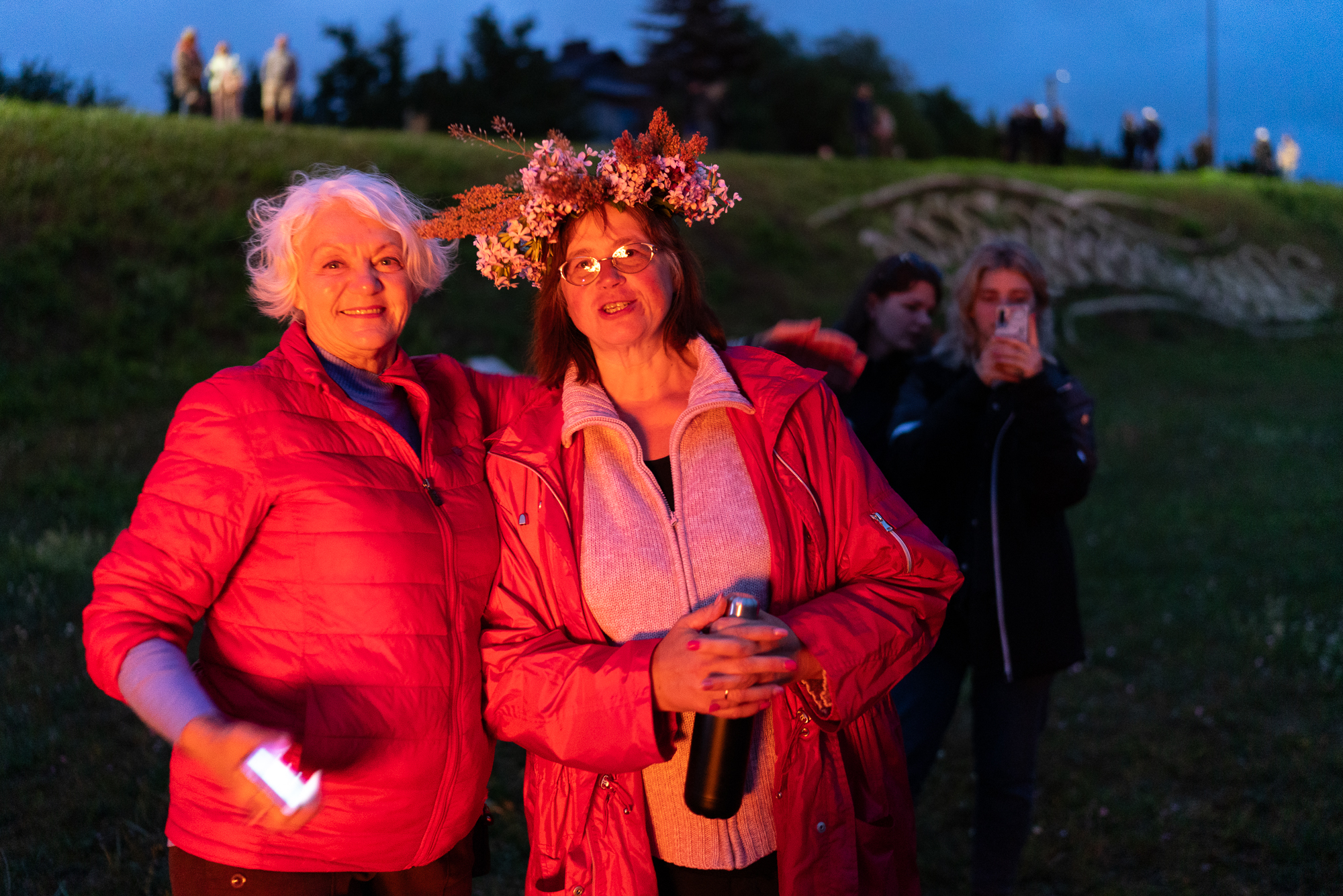 Kranto alėjos seniūnaitė Rita Namikė ir gidė Rolanda Girskienė, 2024 m. ©Darius Petrulis