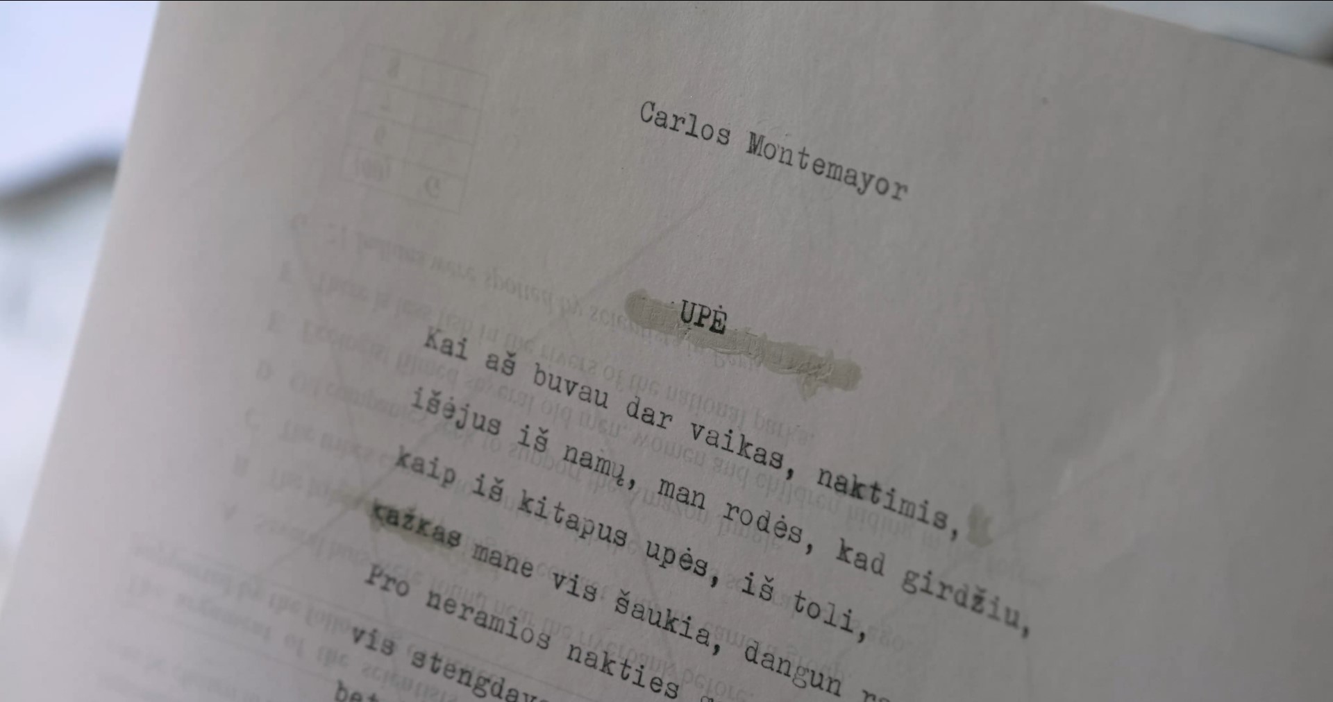 Meksikiečių poeto Carlos Montemayor eilėraštis „Upė“, Broniaus Dovydaičio vertimas.