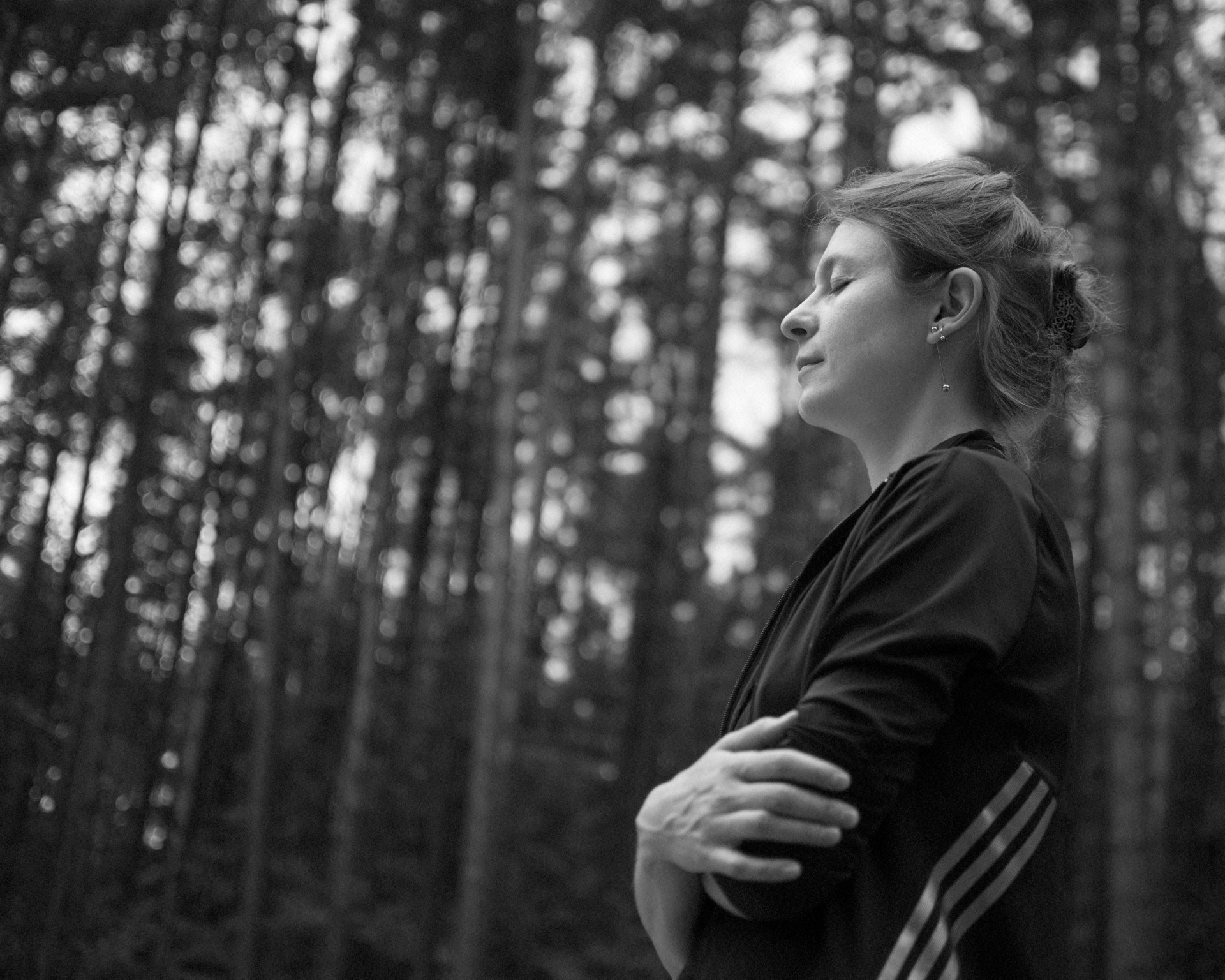 „Industrinė kultūra man pasidarė [apie] tai, kaip mes galvojam apie savo vietą tokioj miestinėj erdvėj, kokioj šiuo metu randamės. Tai miestinė erdvė, kuri, Vilniaus atveju, nebepalieka erdvės. Nebėra vietų paraštėms bujoti, žydėti, plėstis. Viskas yra gana instucionalizuota“, – Daina Dieva ©Julija Stankevičiūtė