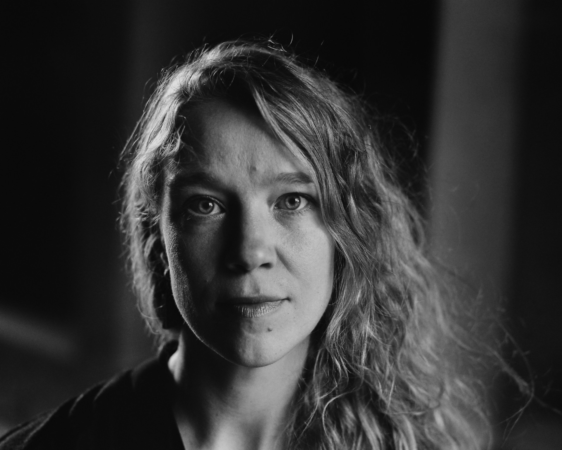 Eglė Murauskaitė pastebi dvigubą Rusijos moterų vaidmenį kare prieš Ukrainą – ir kaip skatintojų, ir kaip oponenčių. ©Berta Tilmantaitė