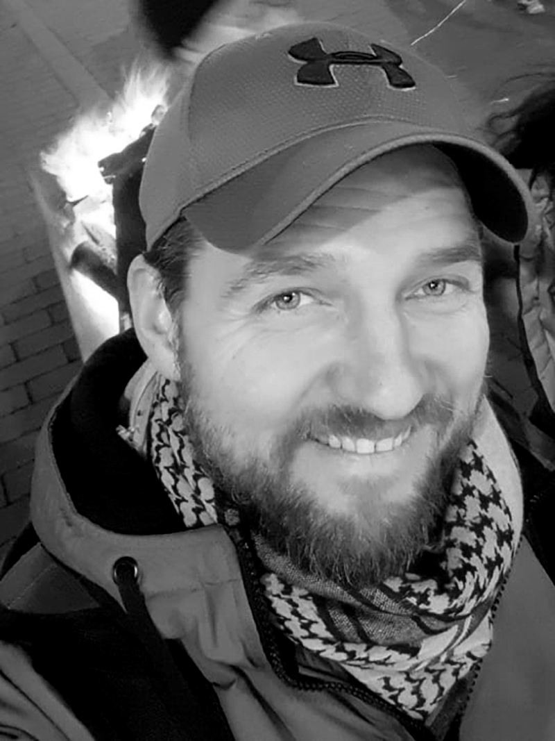 Gydytojas reanimatologas Ričardas Peldžius padėjo pirmajam koronaviruso pacientui Panevėžyje. Jis sako, kad vienu metu susirgus masei žmonių, gydytojų paprasčiausiai gali pritrūkti: „Kai gali visas pastangas mesti vienam pacientui, yra viena. Bet kai turi šimtą pacientų, yra kas kita.“ Asmeninio archyvo nuotrauka