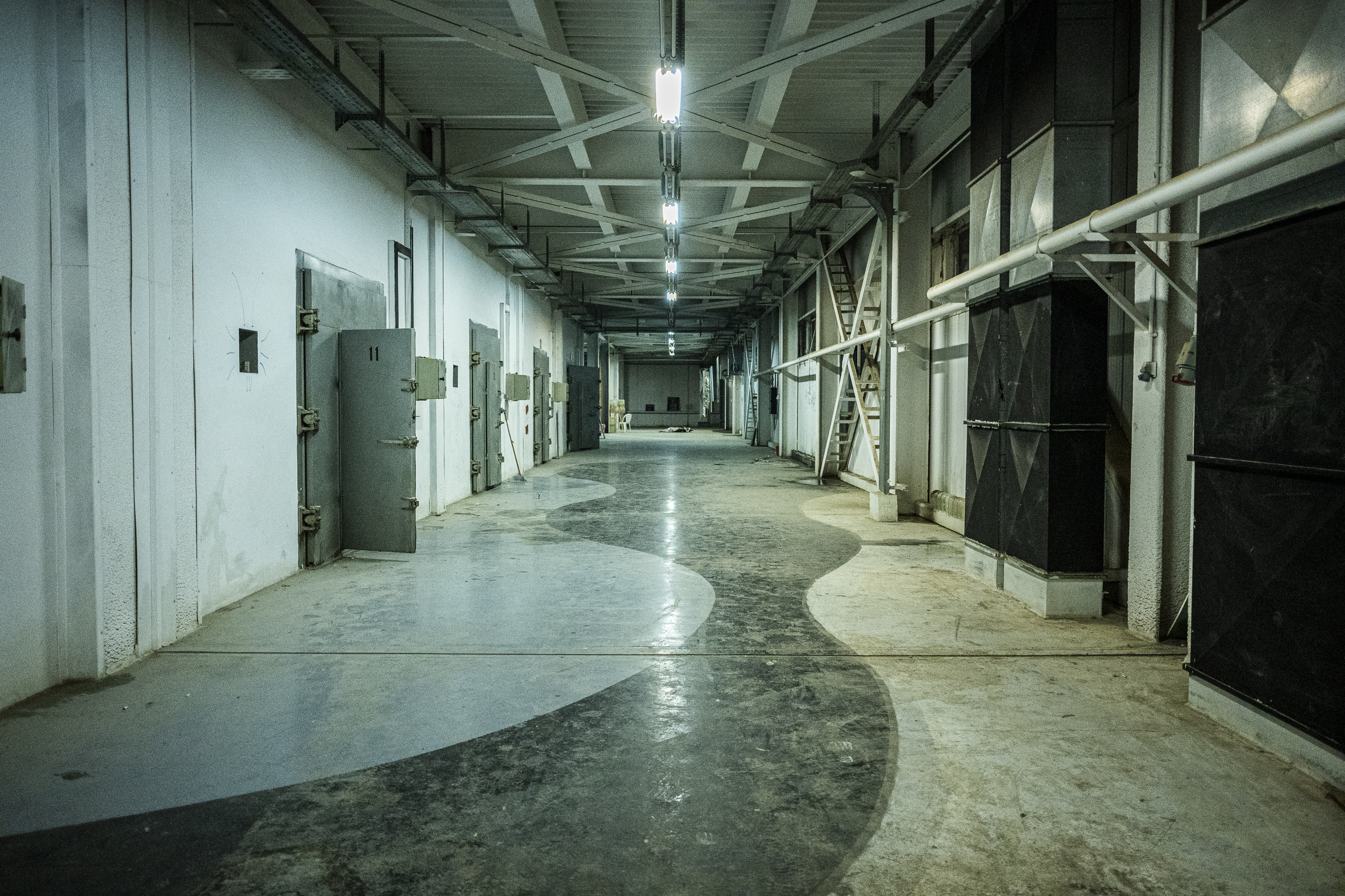 Buvęs tabako fabrikas Suleimanijoje, kuriame Tara įsikūrusi savo studiją. Kitose erdvėse taip pat kuria menininkai. ©Denis Vėjas