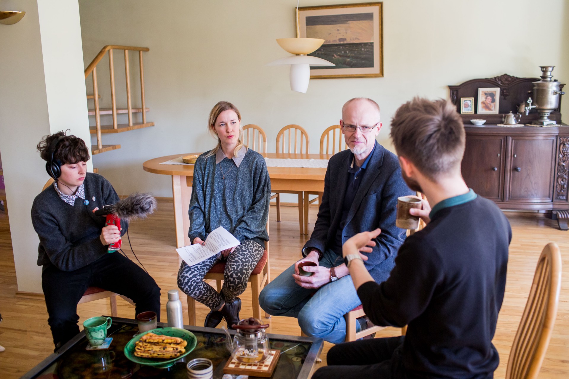 Kata Bitowt, Urtė Karalaitė, Jonas Ruškus ir Karolis Vyšniauskas interviu metu. ©Severina Venckutė