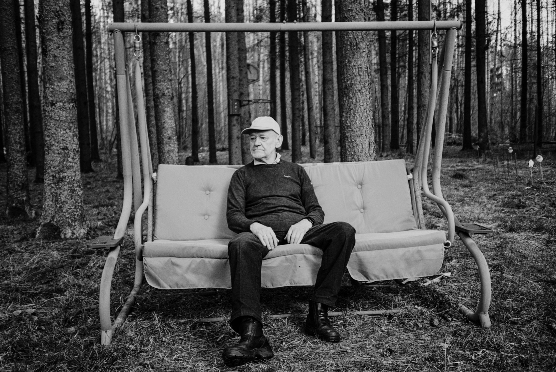 Josifas Parasonis sodyboje Vilniuje, 2023-iųjų pavasaris. ©Karolis Vyšniauskas