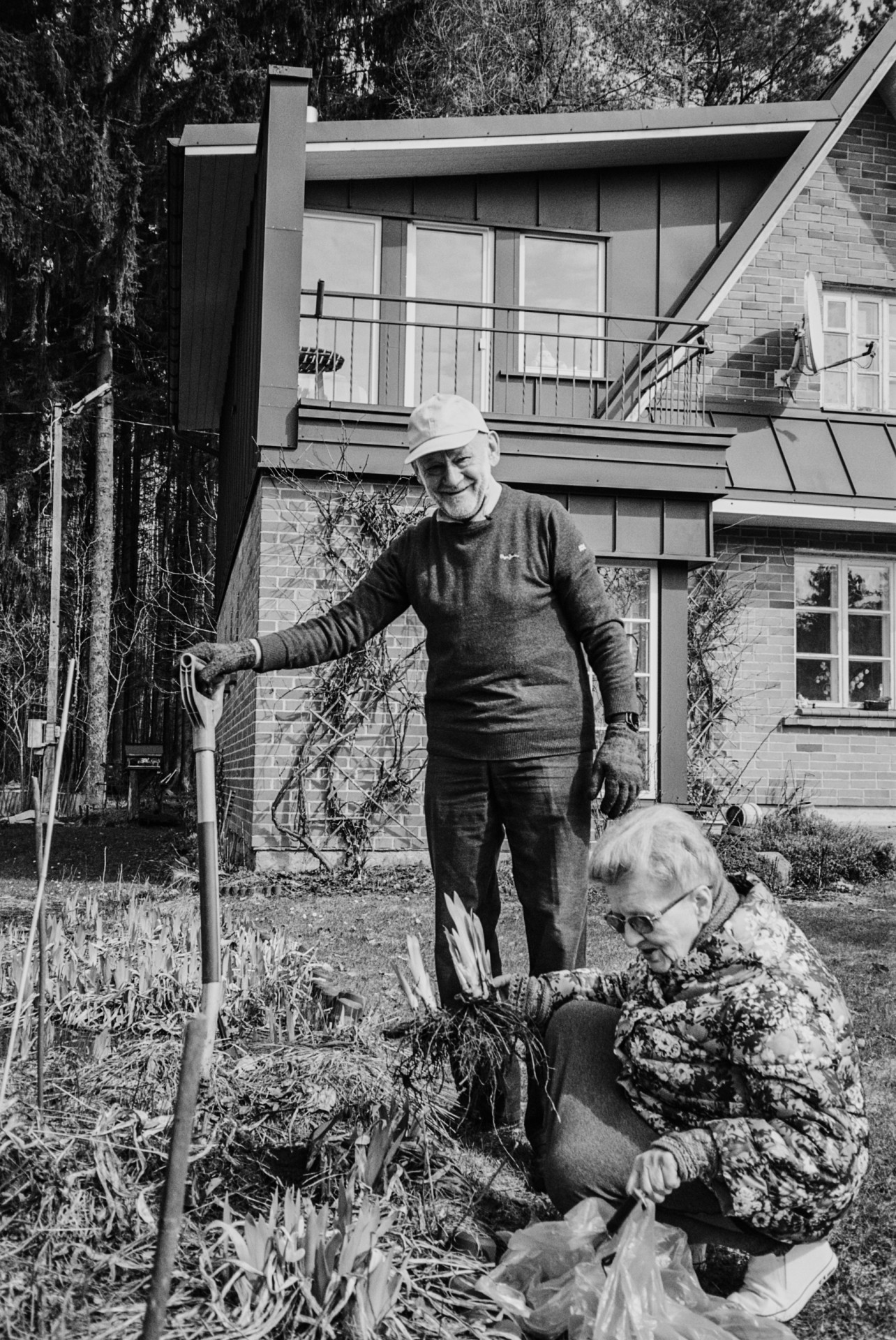 Josifas su žmona Jelena sodyboje Vilniuje. ©Karolis Vyšniauskas