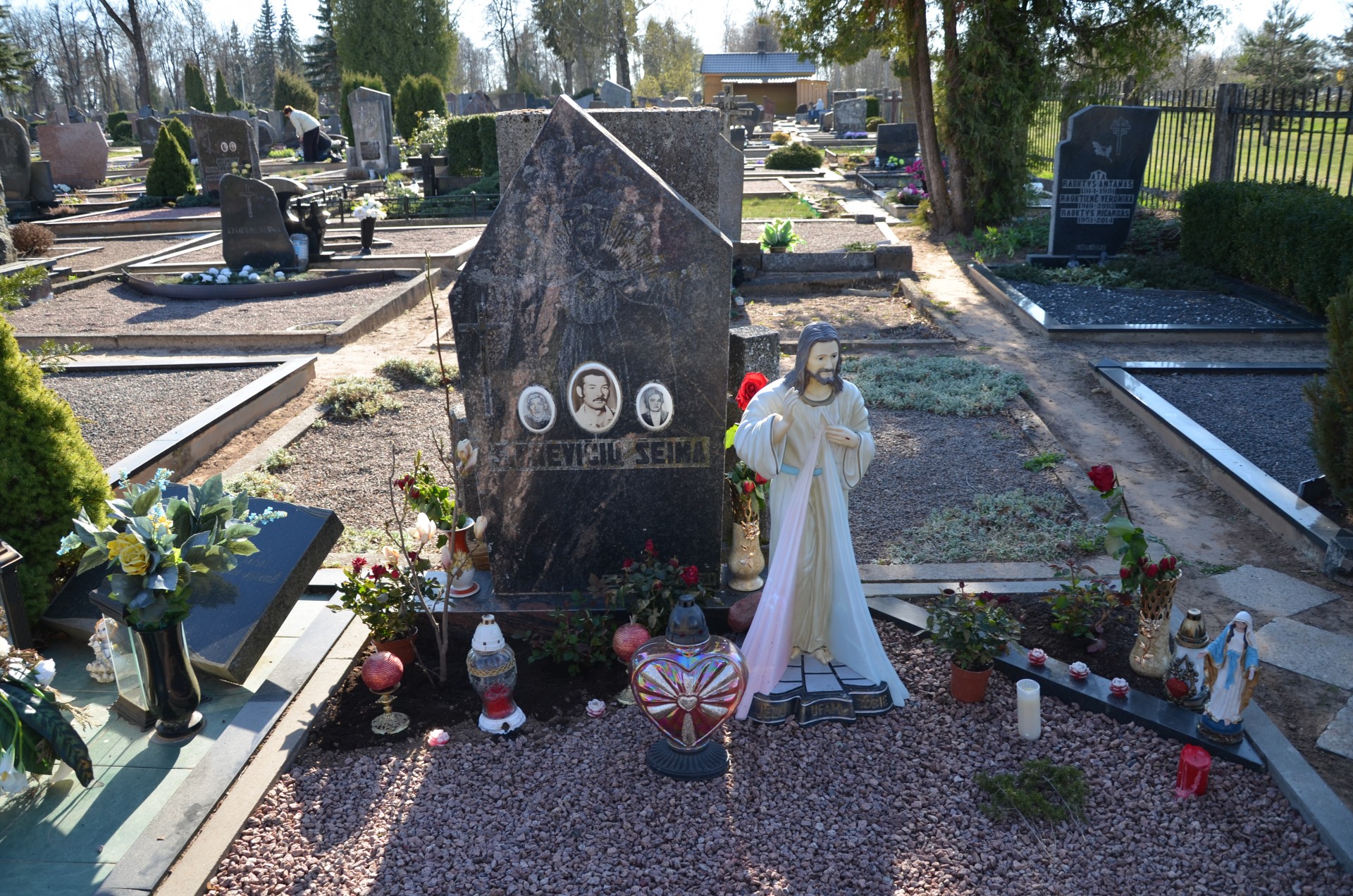 Romų bendruomenėje, kaip ir plačiojoje Lietuvos visuomenėje, vyraujanti religija yra krikščionybė. ©Beatričė Bankauskaitė