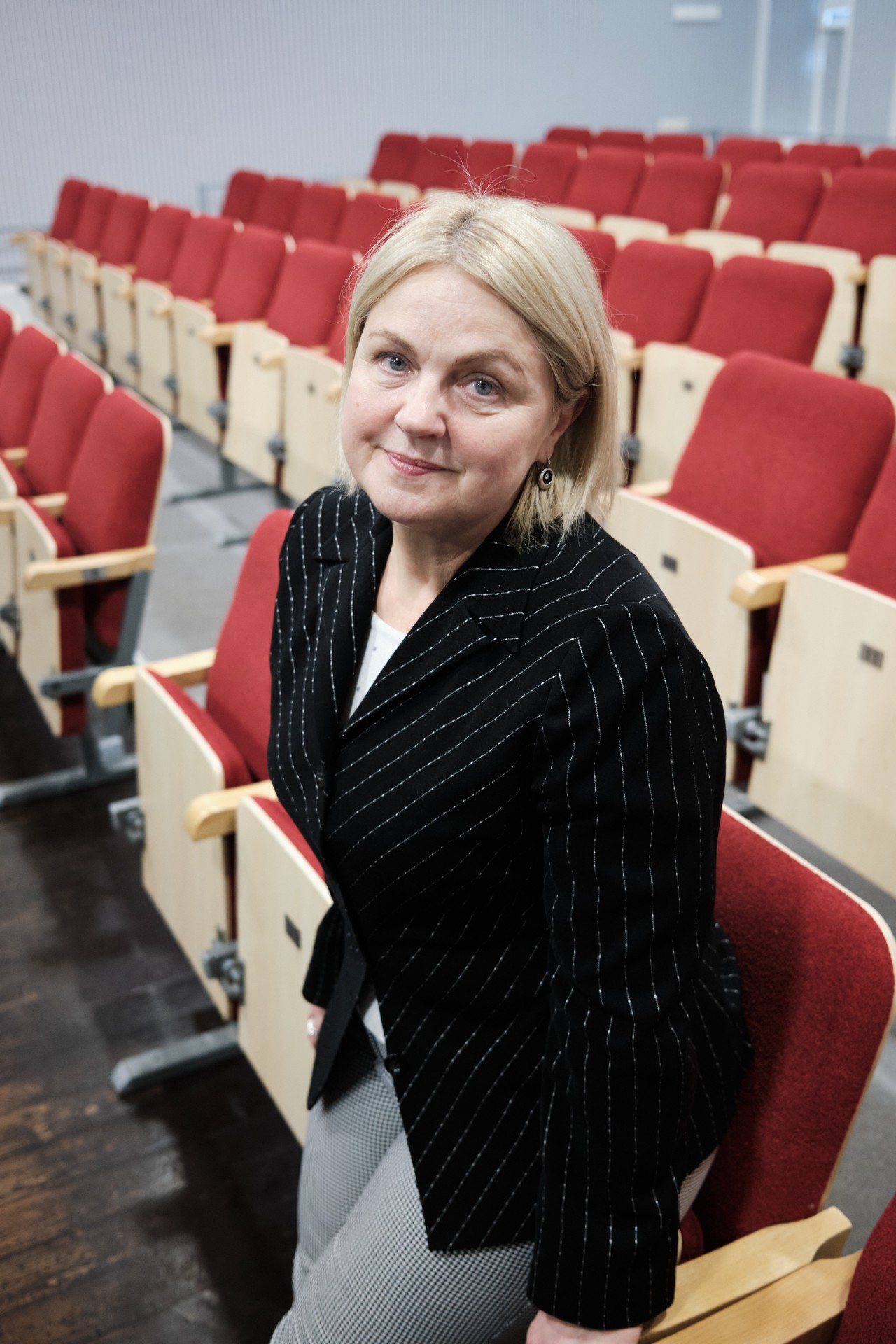 Raimonda Stankevičiūtė-Vilimienė – tai žmogus, atnešęs idėją statyti spektaklį apie Matildą Olkinaitę. „Poeto gyvenimas, žinai, kad bus vingiuotas, įdomus, bus daug emocijų ir jausmo. Jaunos poetės Matildos Olkinaitės istorija yra labai sceninė“, – sako ji.