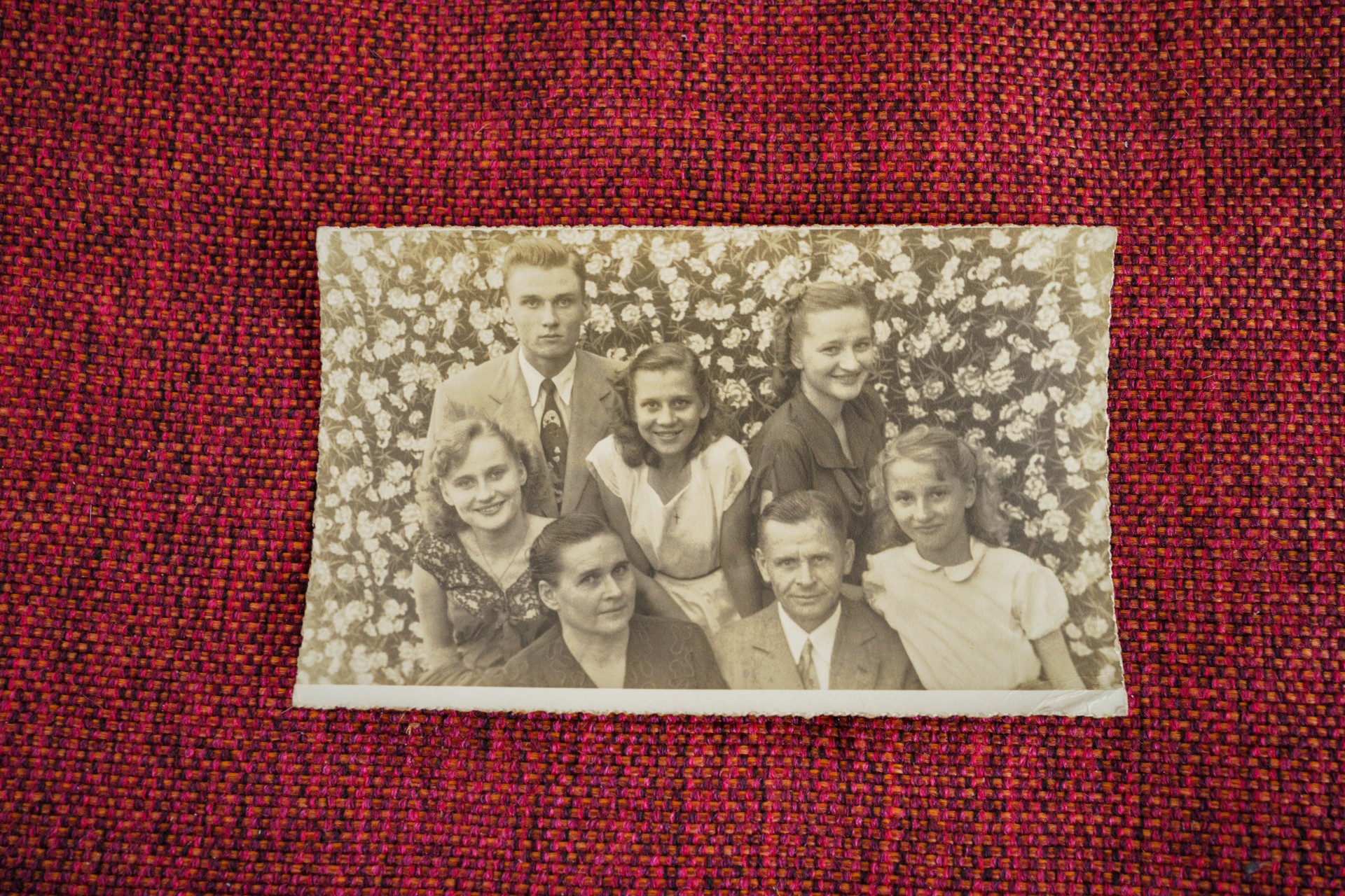 Onos senelis Leonas Šulcas, močiutė Ona Tallat-Kelpšaitė ir jų vaikai. Iš kairės: Antanas, Viktorija, Aleksandra, Marija (Onos mama), Sofija.