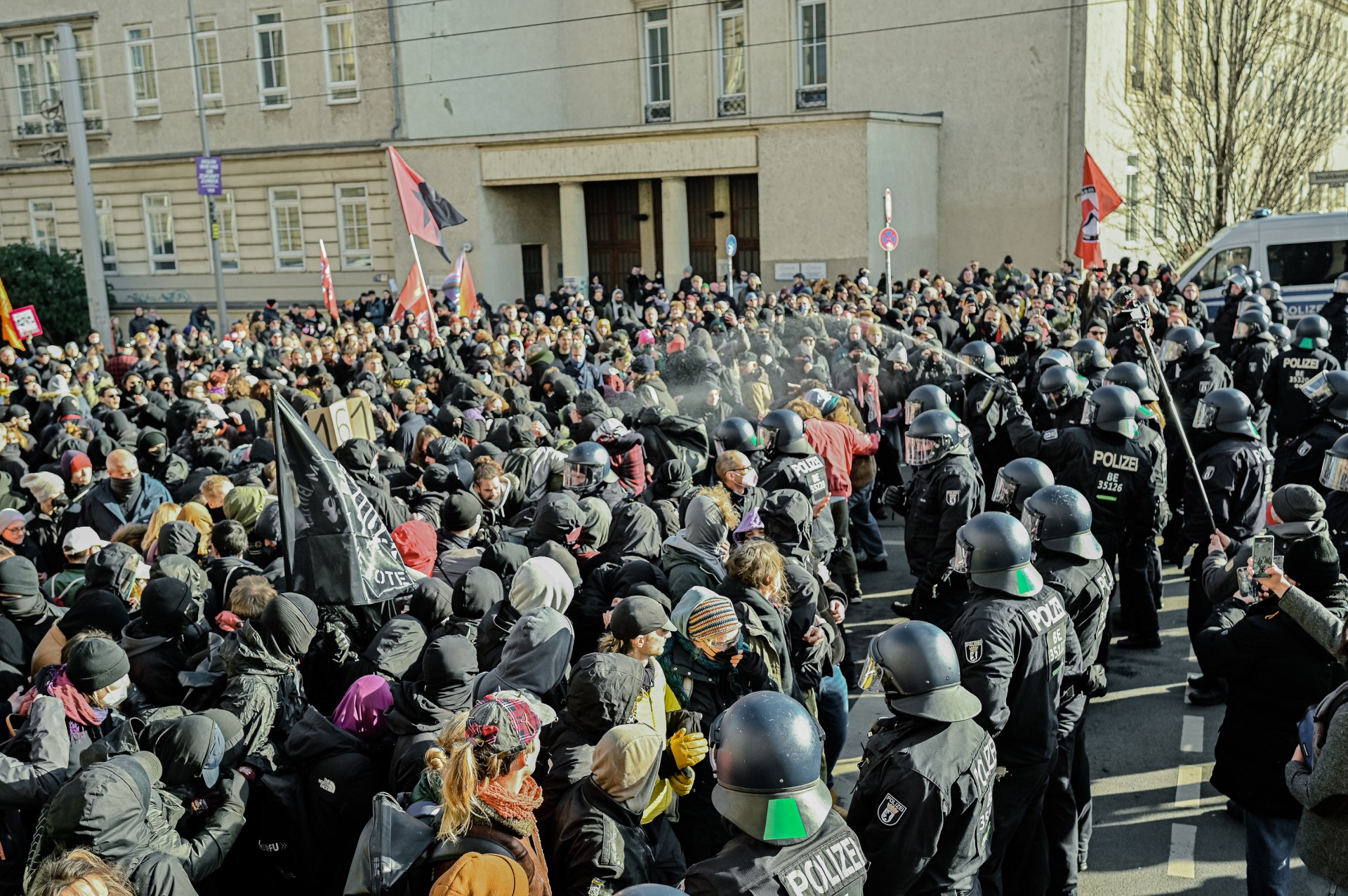 Kontrprotestuotojų susirėmimai su policija. ©Denis Vėjas