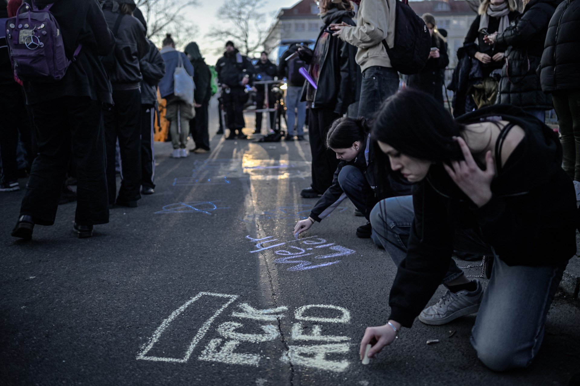 Demonstracija prieš AfD priešais partijos būstinę Berlyne. Rinkimų rezultatų paskelbimo vakaras, 2025 m. vasario 23 d. ©Denis Vėjas