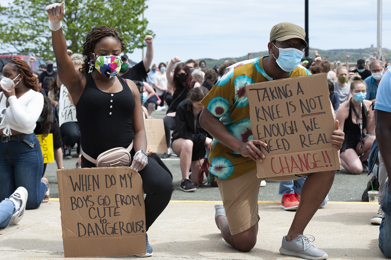 „Black Lives Matter“ protestas Niujorke. Klūpėjimas – vienas centrinių protesto veiksmų, išreiškiant pagarbą George'ui Floydui ir kitiems nužudytiems juodaodžiams. ©Giedrius Jokubauskis