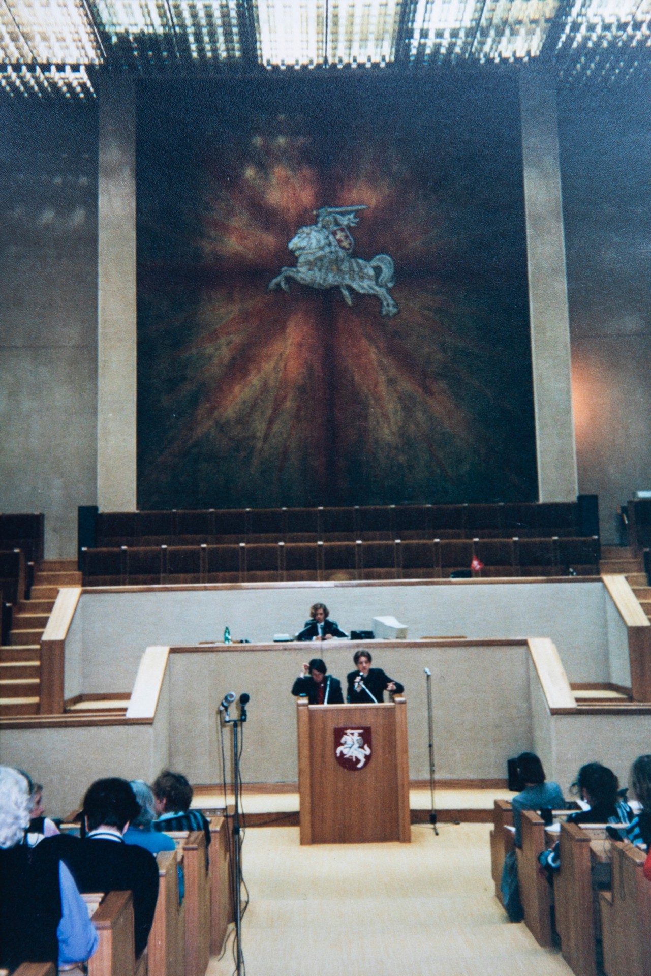 Konferencijoje „Moterys ir politika“ Seime, 1993 m. Vienas pirmųjų susitikimų nepriklausomoje Lietuvoje, kada parlamente buvo keliami moterų teisių klausimai.