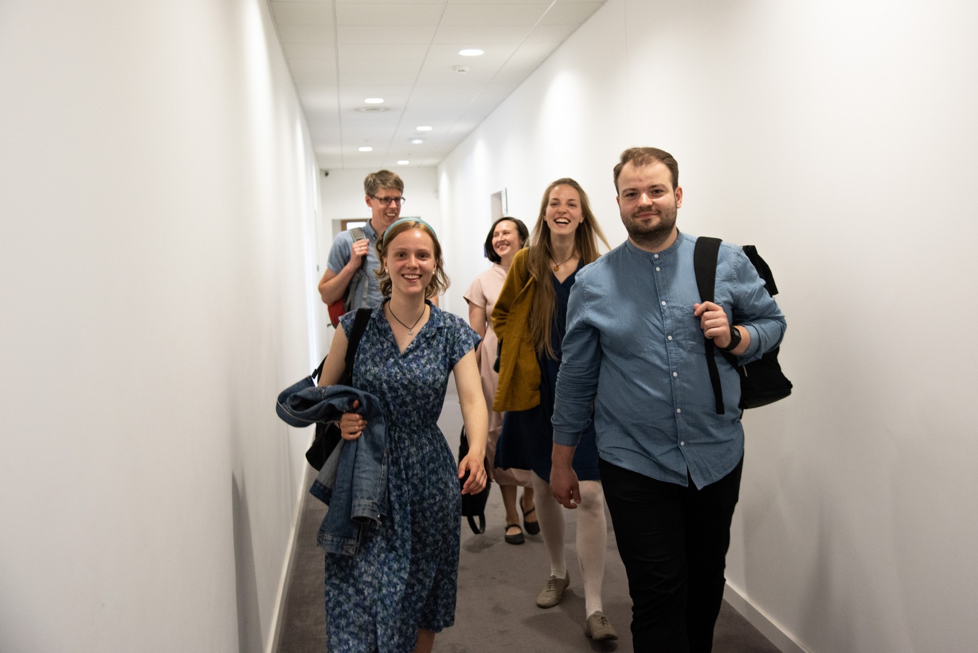 Diskusijos dalyviai keliauja į studiją. ©Severina Venckutė