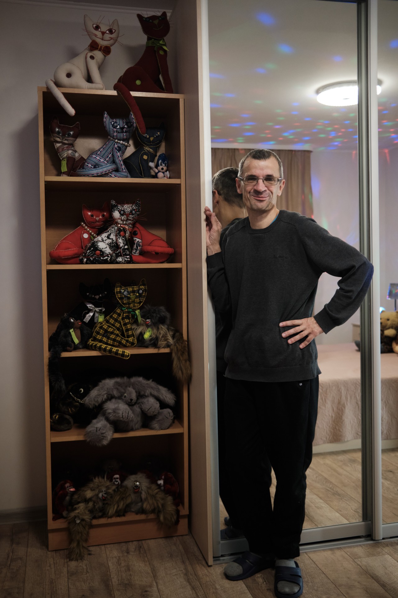 Aleksandras ir jo rankomis siūta pliušinių žaislų kolekcija. ©Karolis Pilypas Liutkevičius