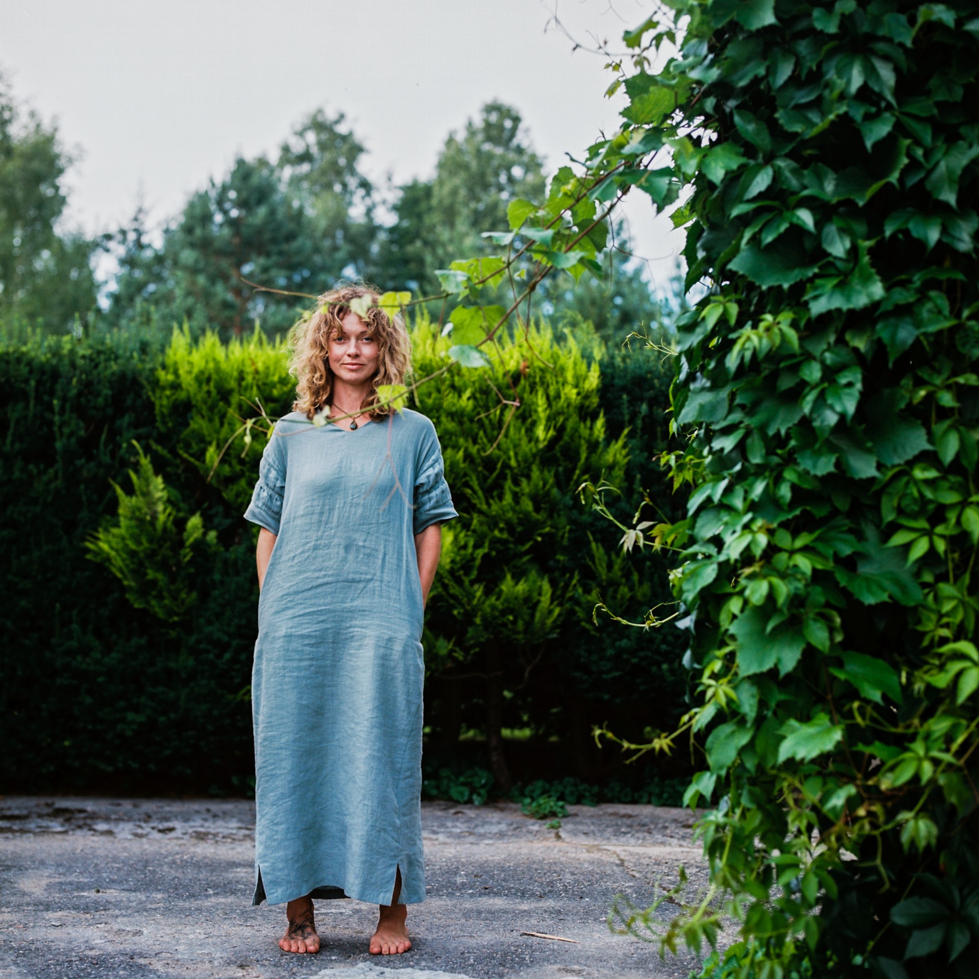 Aplinkos ir gamtos mokslininkė Laura Malinauskaitė Kernavėje, 2023-ųjų vasara. ©Berta Tilmantaitė