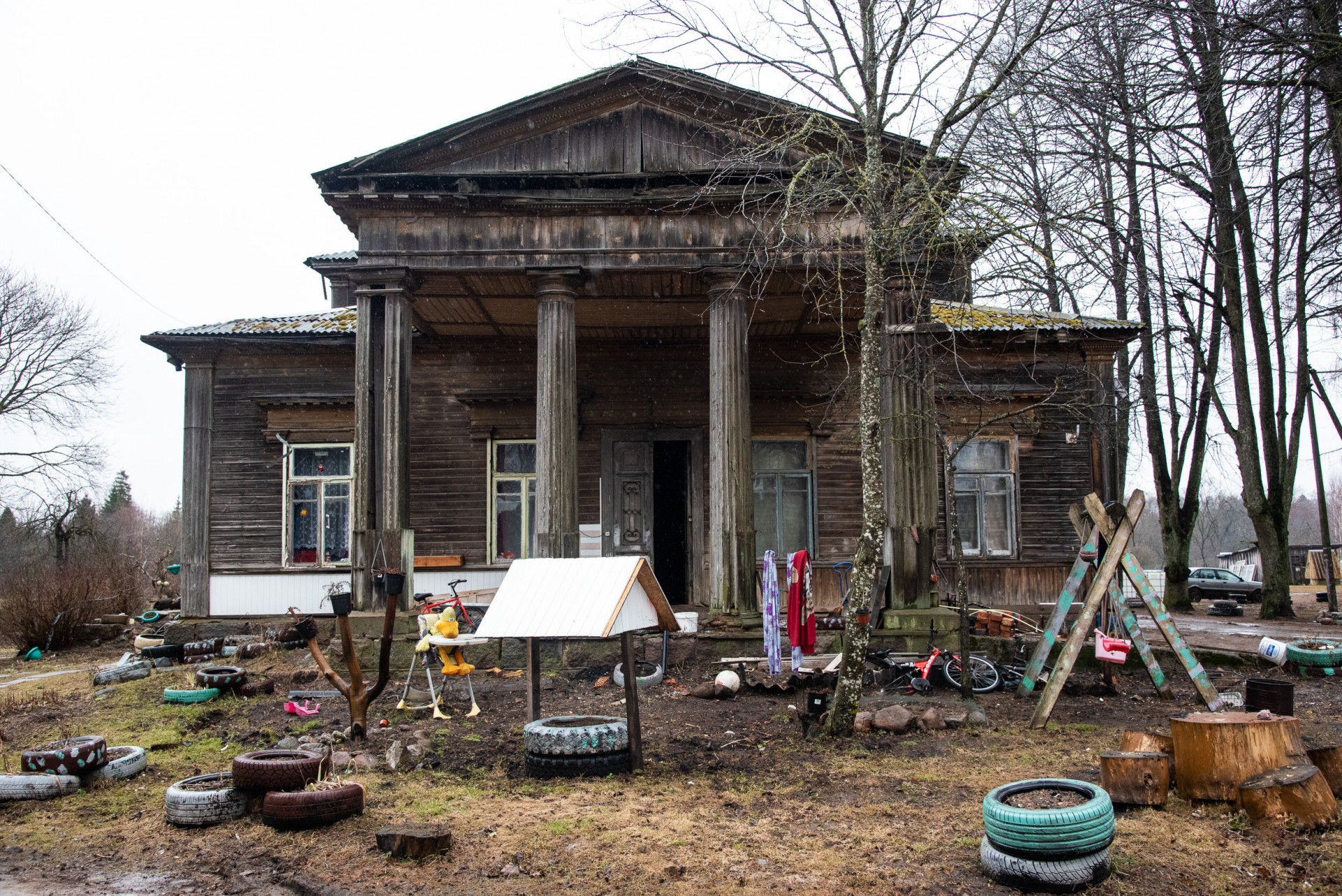 „Nyla Ru“ prasidėjo nuo pokabių su Vilniaus rajone gyvenančiais rusakalbiais žmonėmis. Kadras iš jo užkulisių. ©Artūras Morozovas