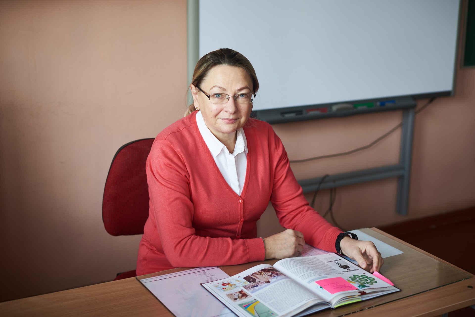 Ilgiausiai šioje mokykloje dirbanti istorijos ir geografijos mokytoja Alma Šarlauskaitė baiminasi, kad gimnazija jau kitąmet gali tapti dešimtmete.
