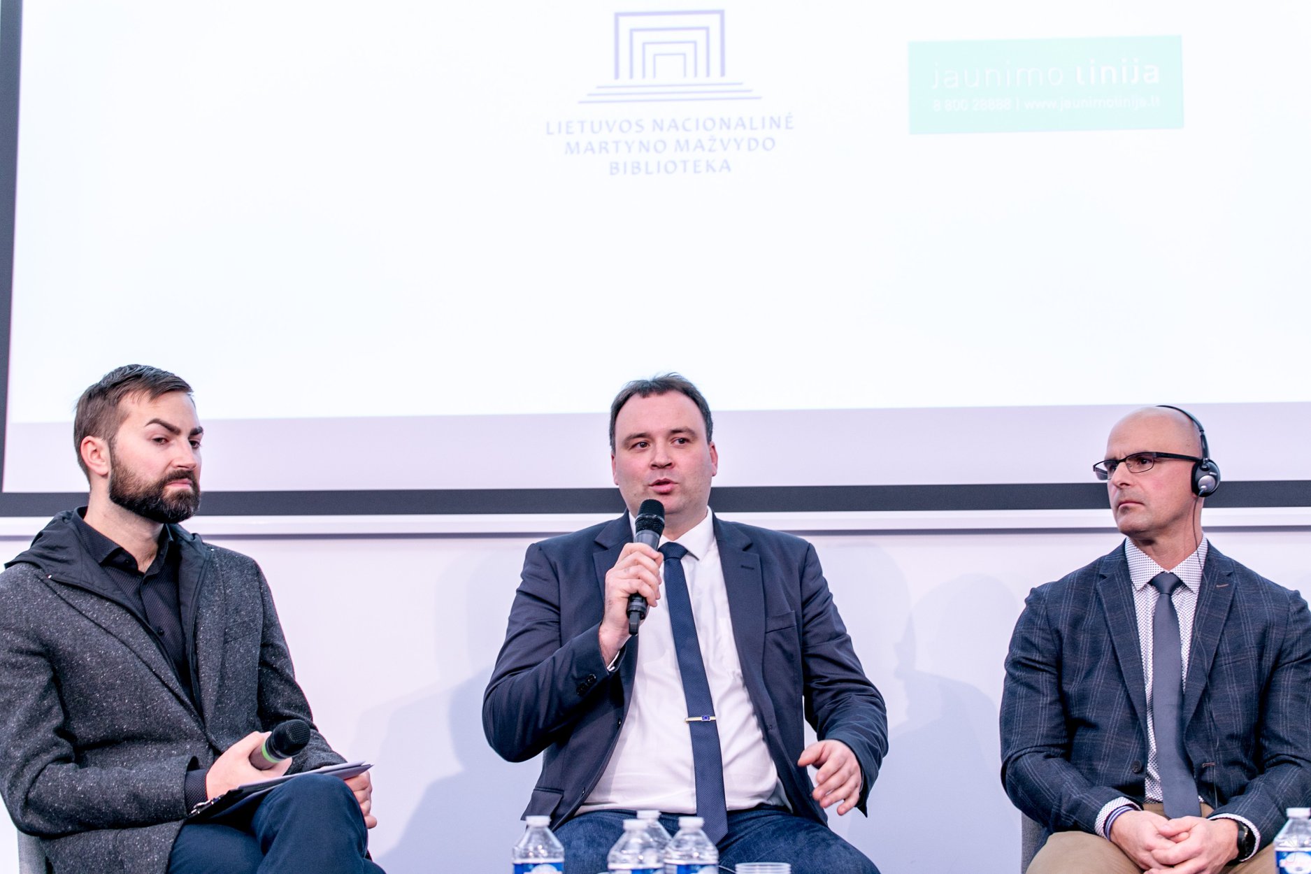 Mindaugas Jackevičius, Audrius Cuzanauskas ir Dominic Monchamp diskusijoje Nacionalinėje Martyno Mažvydo bibliotekoje. ©Vygaudas Juozaitis