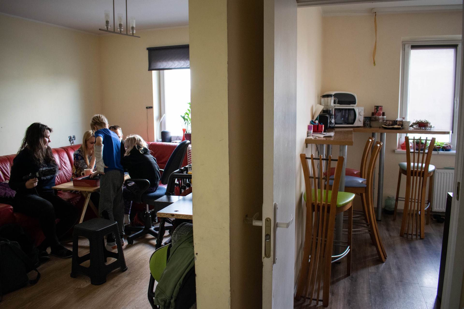 Živilės namuose – stalo žaidimų popietė. Visi žaidžia „Pentago“ ir „Halli Galli“. ©Julija Stankevičiūtė