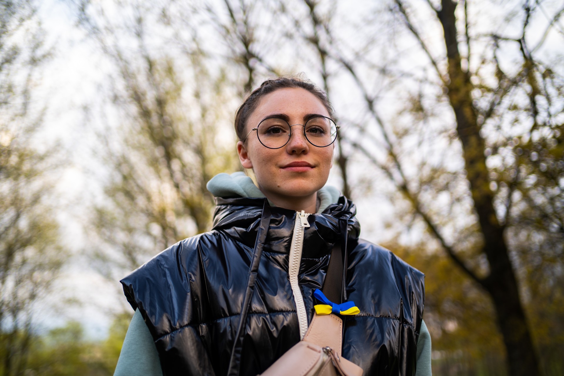 Marija pirmosiomis karo dienomis nepaleisdavo savo telefono iš rankų, sekdama karo įvykius Ukrainoje. Dabar jai šiek tiek ramiau – mamai ir močiutei pavyko atvykti į Lietuvą.