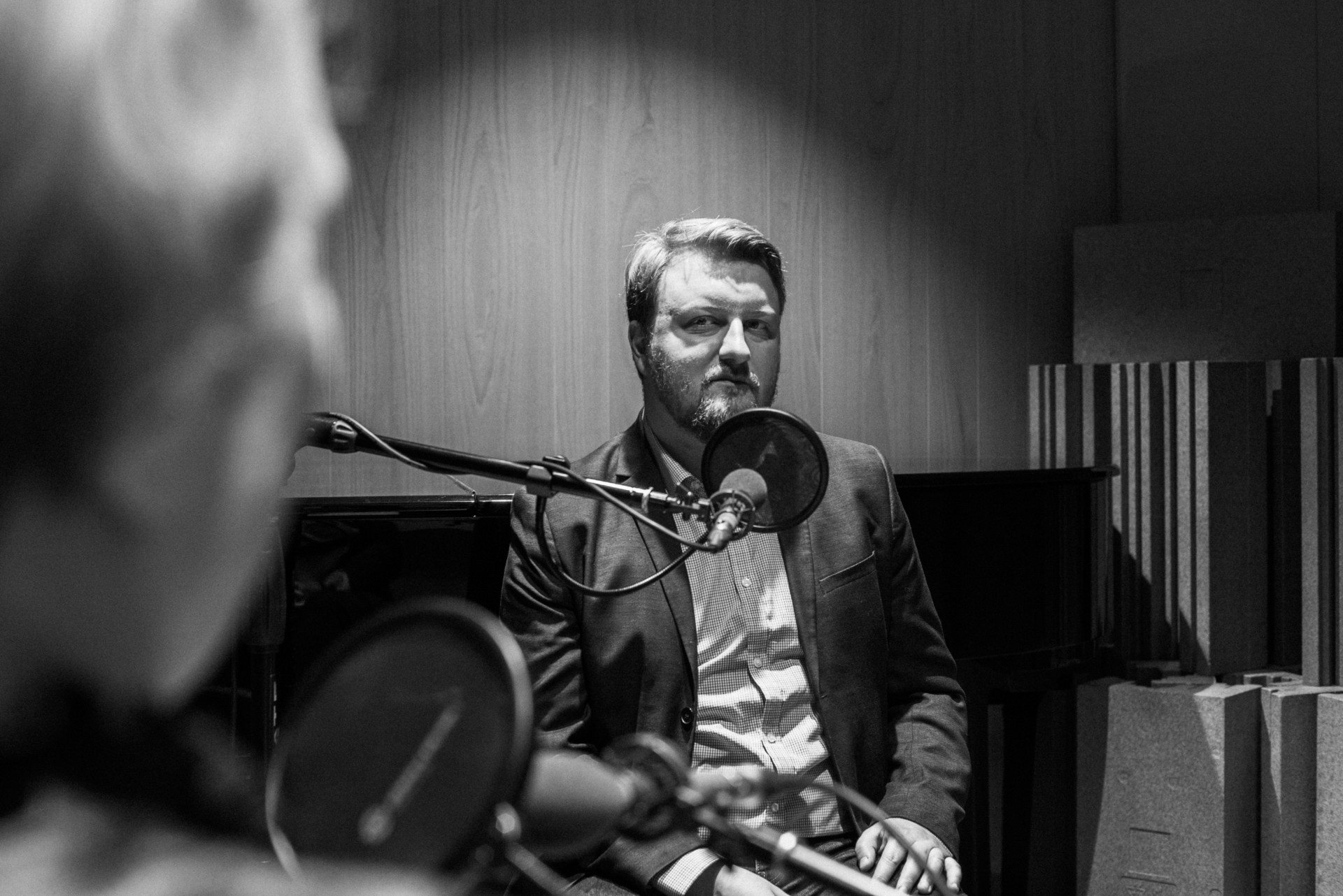 Paulius Gritėnas: „Vokiečių ar italų nacionalistai supranta, kad komunikacine prasme jiems remtis Hitleriu ar Musoliniu yra pražūtis. Dėl to jie kalba apie naująjį nacionalizmą, naują bangą. Tuo metu Vidurio Europos arba Rytų Europos nacionalistai kaip tik remiasi į istorines asmenybes, nes jų istorija, bent jau jų manymu, nėra diskredituota.“ ©Mindaugas Drigotas