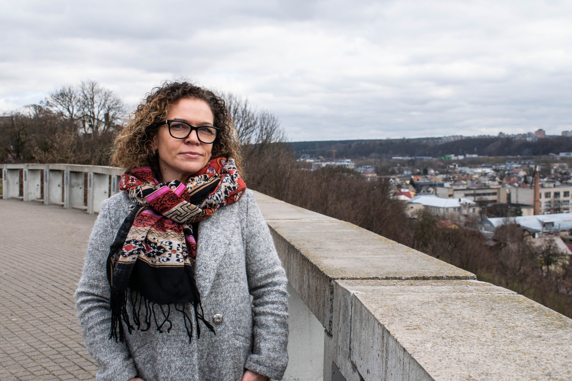 Daiva Bartušienė Milikonių kalno apžvalgos aikštelėje Kaune. ©Julija Stankevičiūtė