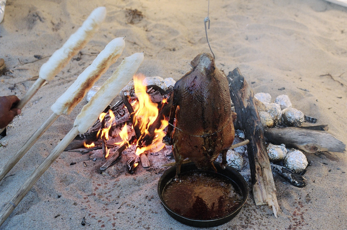 Tradiciškai kepama laukinė žąsis Wemindji Cree bendruomenėje, Kanadoje. ©Ieva Paberžytė