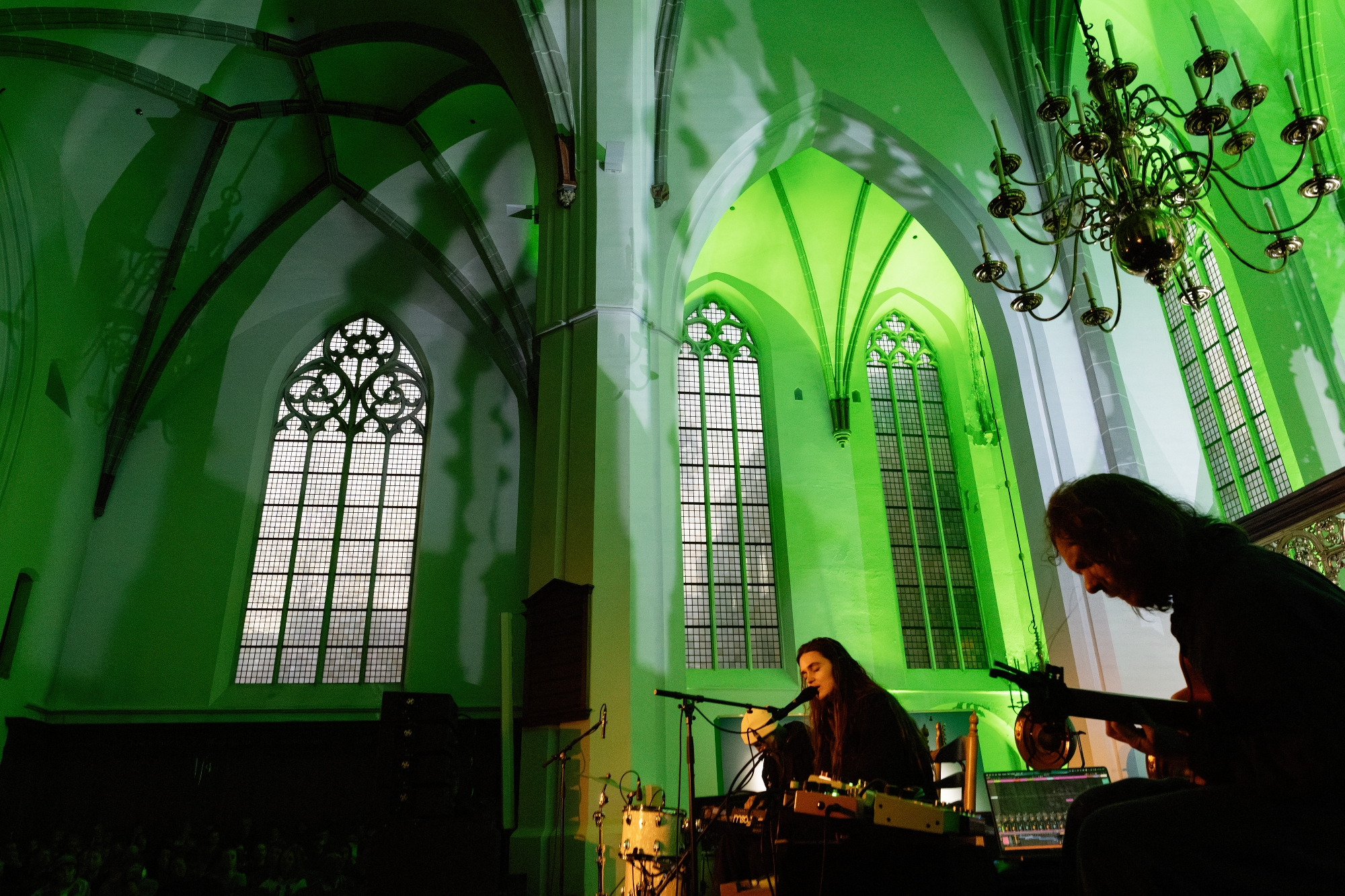 Nepriklausomą muziką dokumentuojantis tinklalapis „Pitchfork“ naujausią „Merope“ albumą „Vėjula“ pavadino „mažu žvilgsniu į amžinybę“. ©Rogier Boogaard