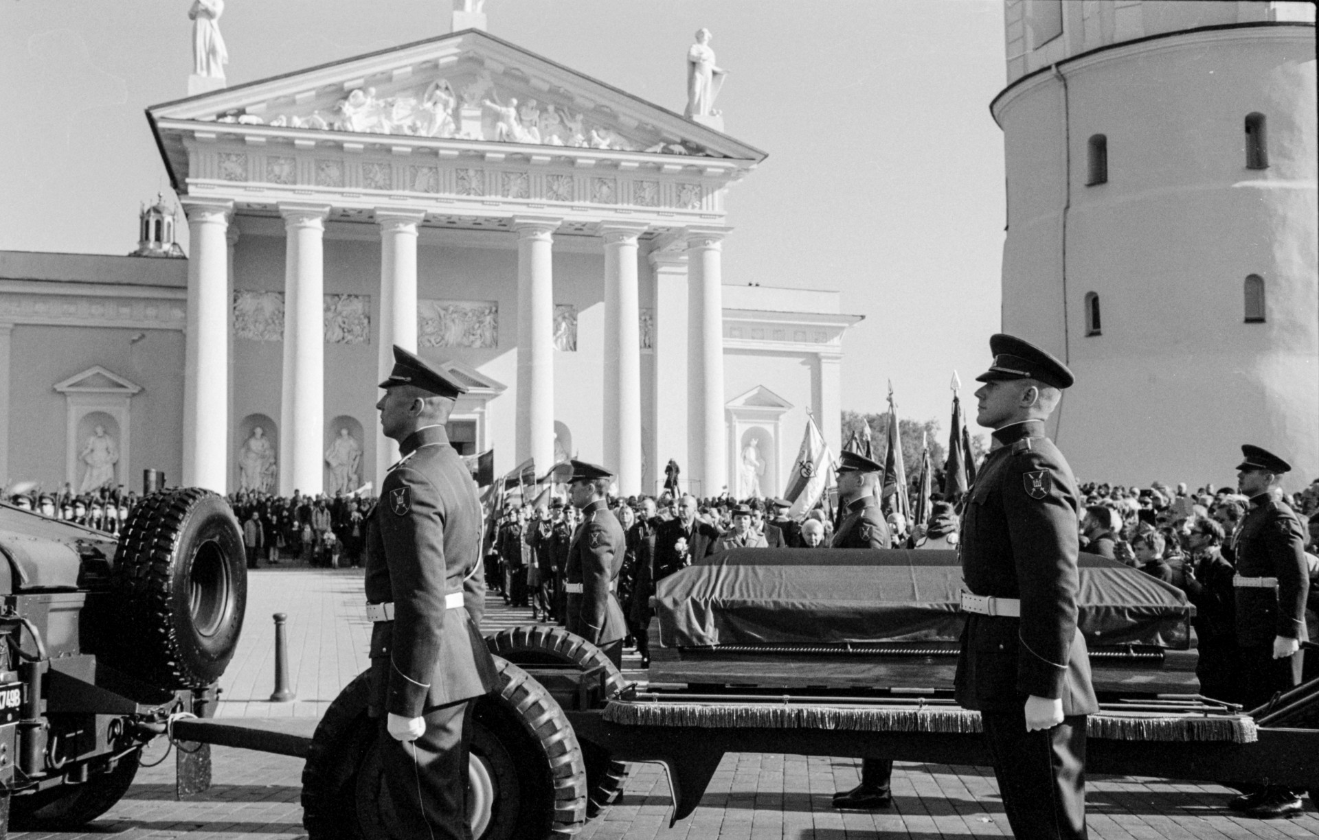 Partizano Adolfo Ramanausko-Vanago valstybinės laidotuvės.