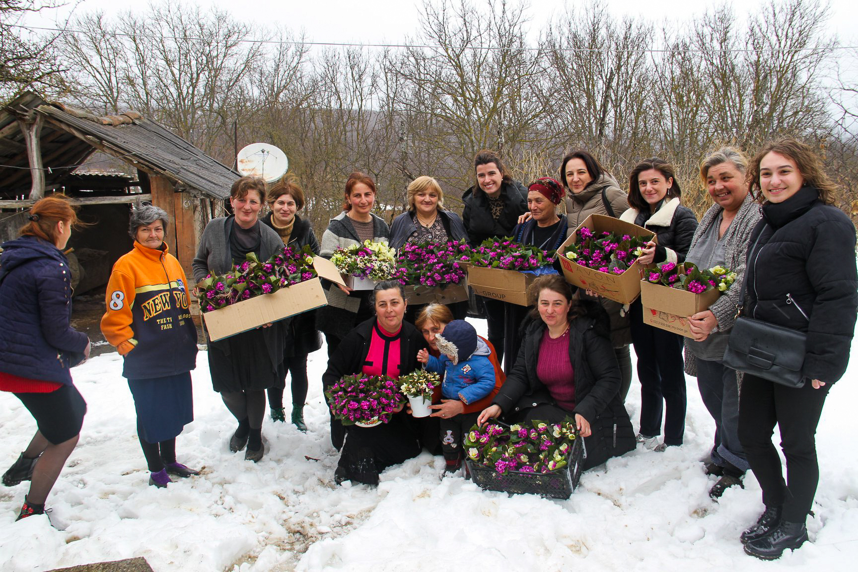 „Žibuoklių akcija“ 2019 m. kovo 8 d. Moterų informacijos centras ir verslo sektorius M2, norėdami paremti moteris, nupirko jų surinktas žibuokles ir suteikė humanitarinę pagalbą.