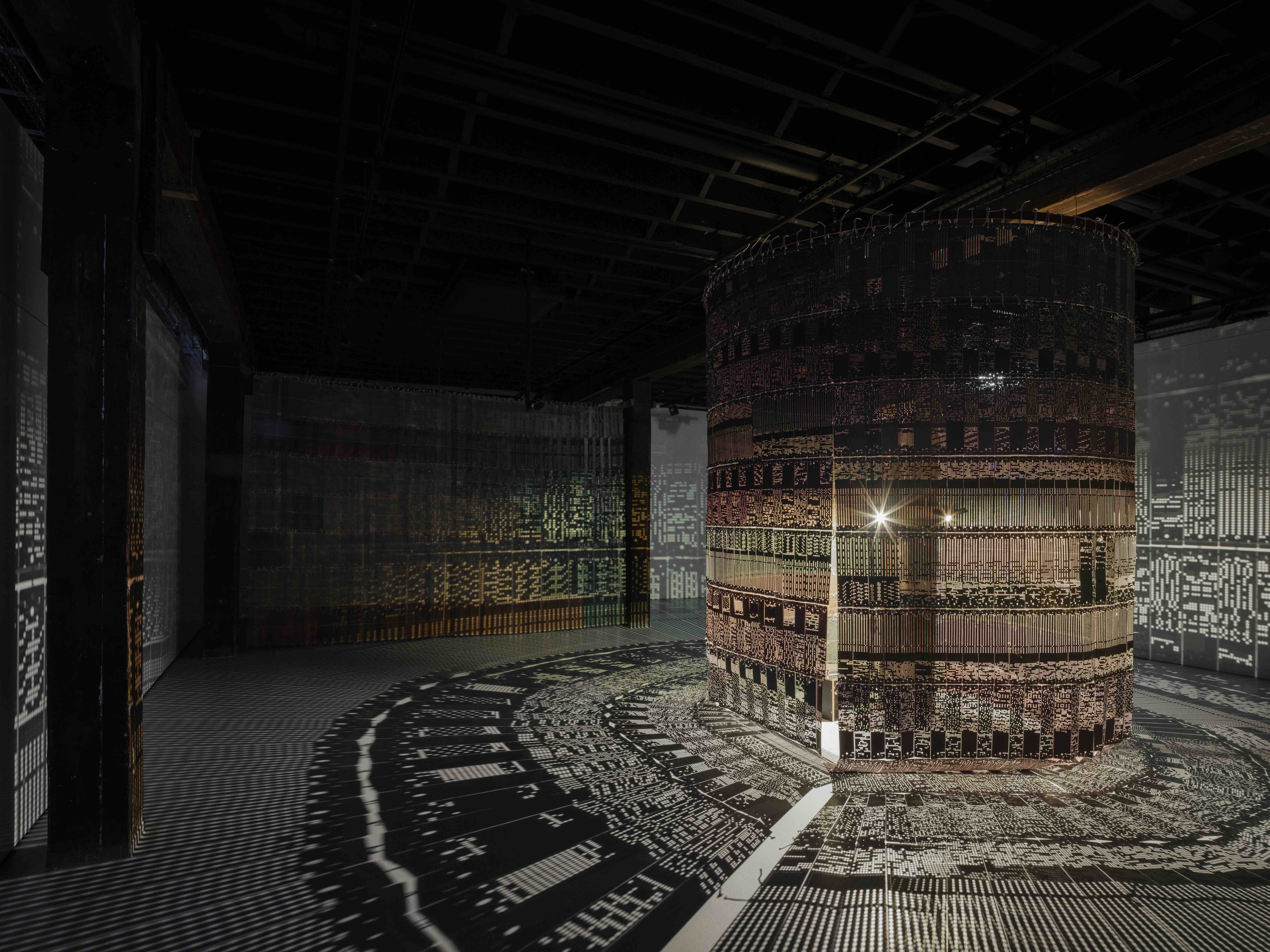 Archana Hande „Weaving Light“ (2009–2025). ©Hamish McIntosh / 18-oji Liono bienalė