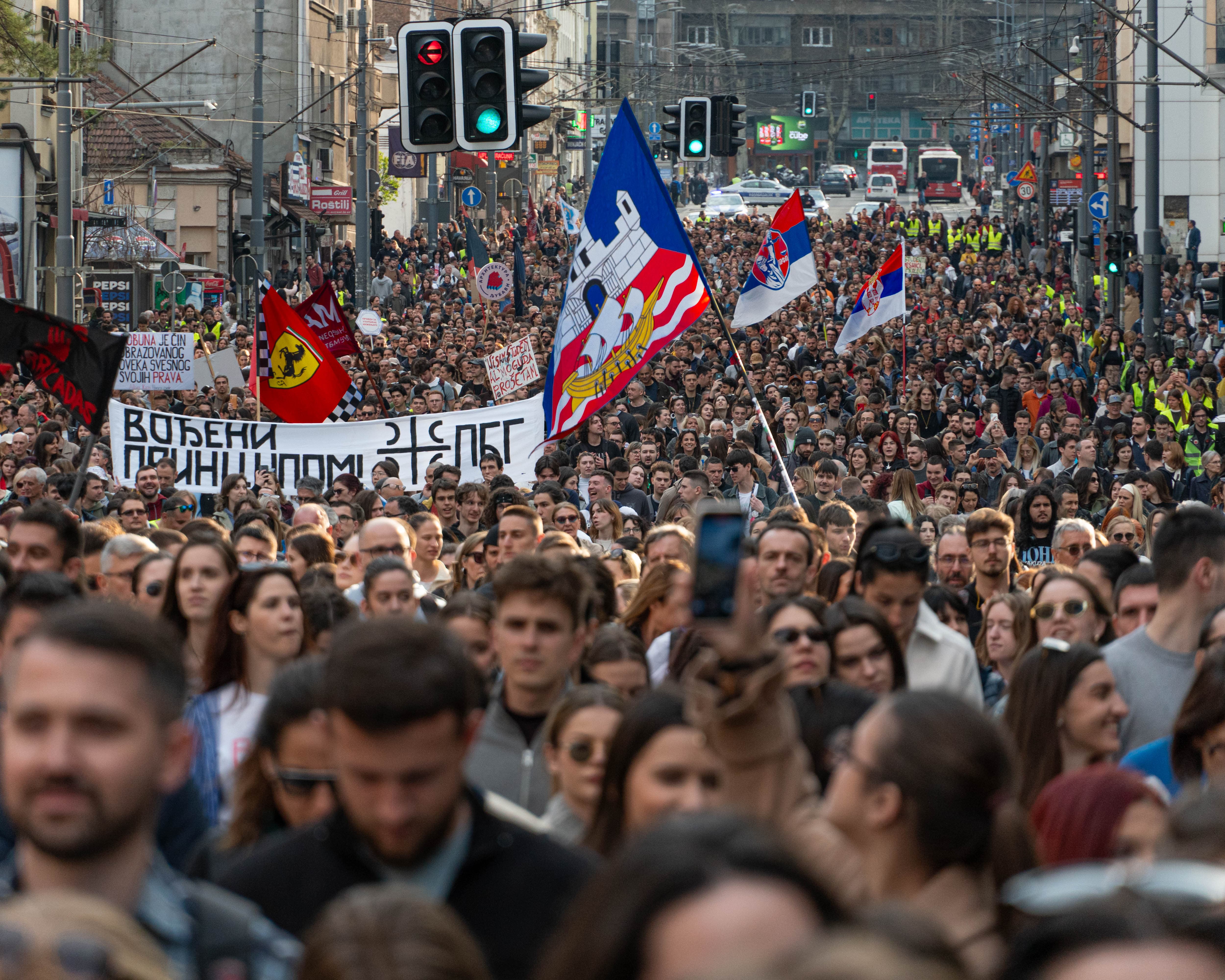 Kovo 15-ąją į Belgrado gatves išėjo apie 300 tūkst. žmonių, reikšdami nepasitenkinimą valdžia. ©Vojin Prokopijević