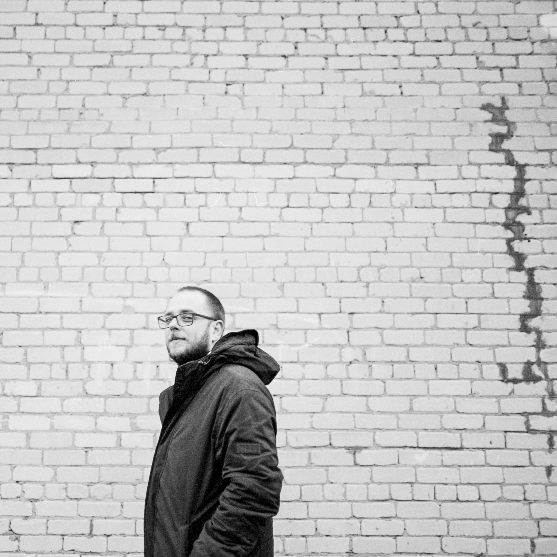 „Buvau pasiekęs visišką dugną“, – prisimena DJ’ėjus ir kultūros darbuotojas Valentinas. Anot jo, ajavaskos ceremonija jam padėjo susiimti ir iš naujo susidėlioti gyvenimo prioritetus. Bet jam kilo klausimų dėl šamano intencijų ir vėliau su kitais ceremonijais dalyviais jis nebepalaikė ryšių. ©Artūras Morozovas