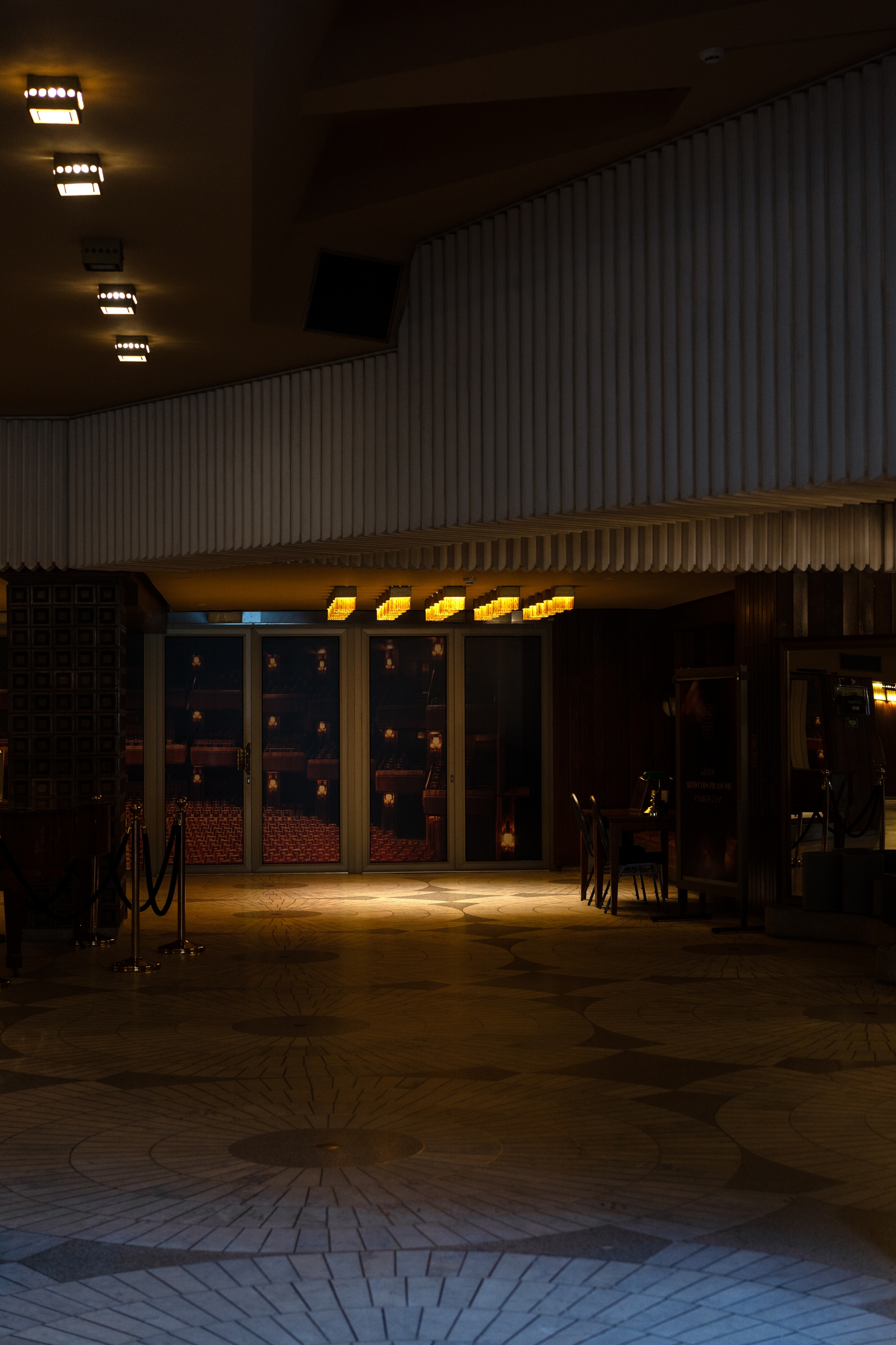 Operos ir baleto teatro koridorius, kelios valandos iki „Apversta tikrovė“ operos paskutinio rodymo rudenį. ©Severina Venckutė