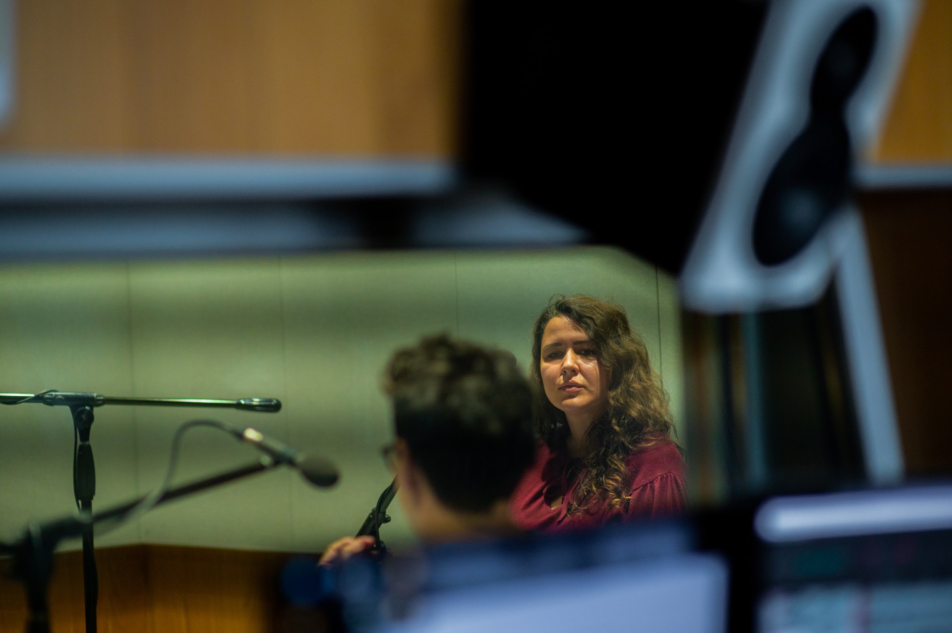 Su pašnekovais kalbasi NARA redaktorė Indrė Kiršaitė. ©Denis Vėjas