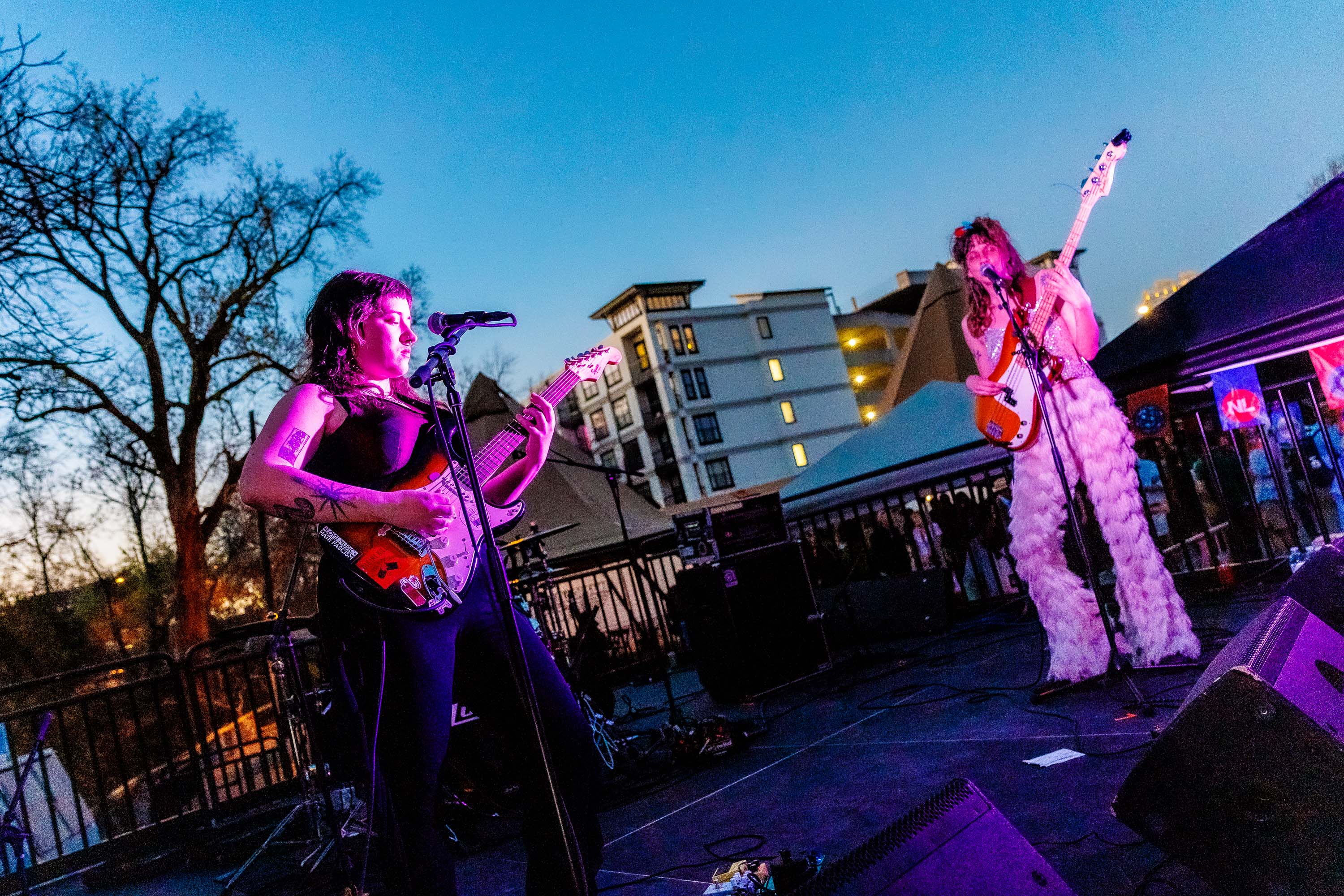 „shishi“, pirmoji Lietuvos grupė grojusi SXSW. Kaip joms sekėsi?