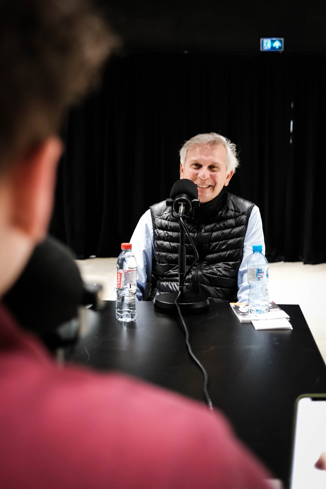 Interviu įrašinėjome MO muziejaus kino salėje, kurioje tos pačios dienos vakarą vyko Nicolas Miletitchiaus dokumentinio filmo „Už mūsų beviltiško reikalo sėkmę“ pristatymas.