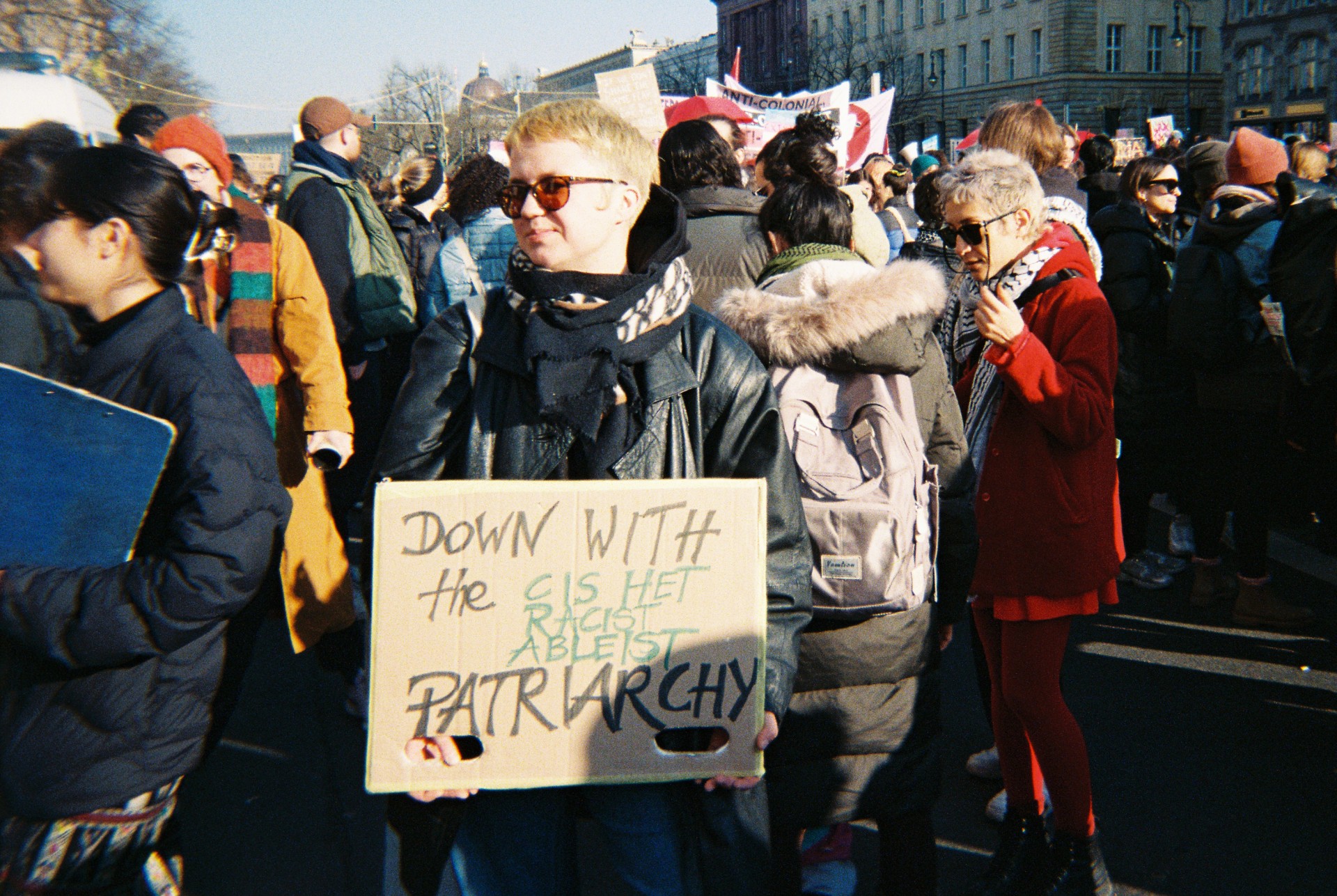 Rytė Kovo 8-osios demonstracijoje Vokietijoje. Persikrausčius į Berlyną, jos epilepsijos priepuoliai padažnėjo. ©Mirjam