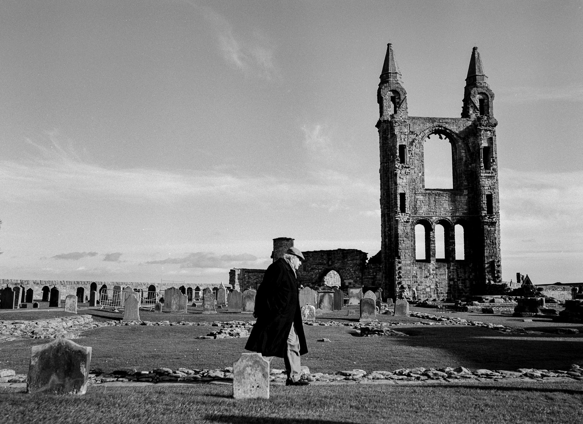 Tomas Venclova St Andrews mieste Škotijoje 2019-ųjų spalį. ©Artūras Morozovas